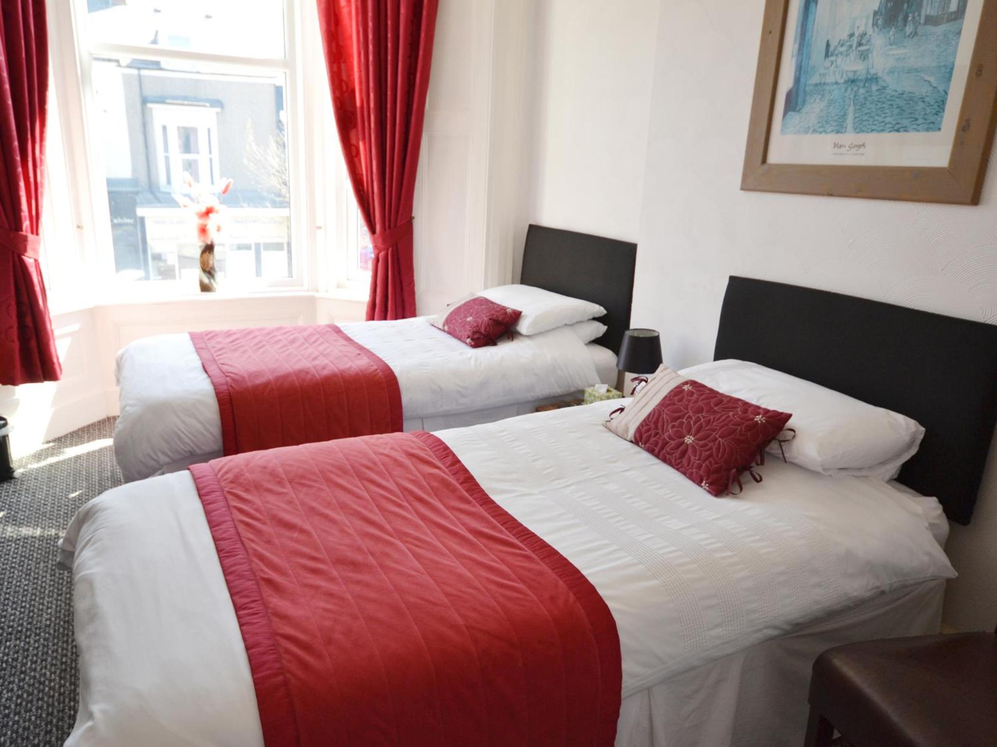 Twin Room with Private External Bathroom