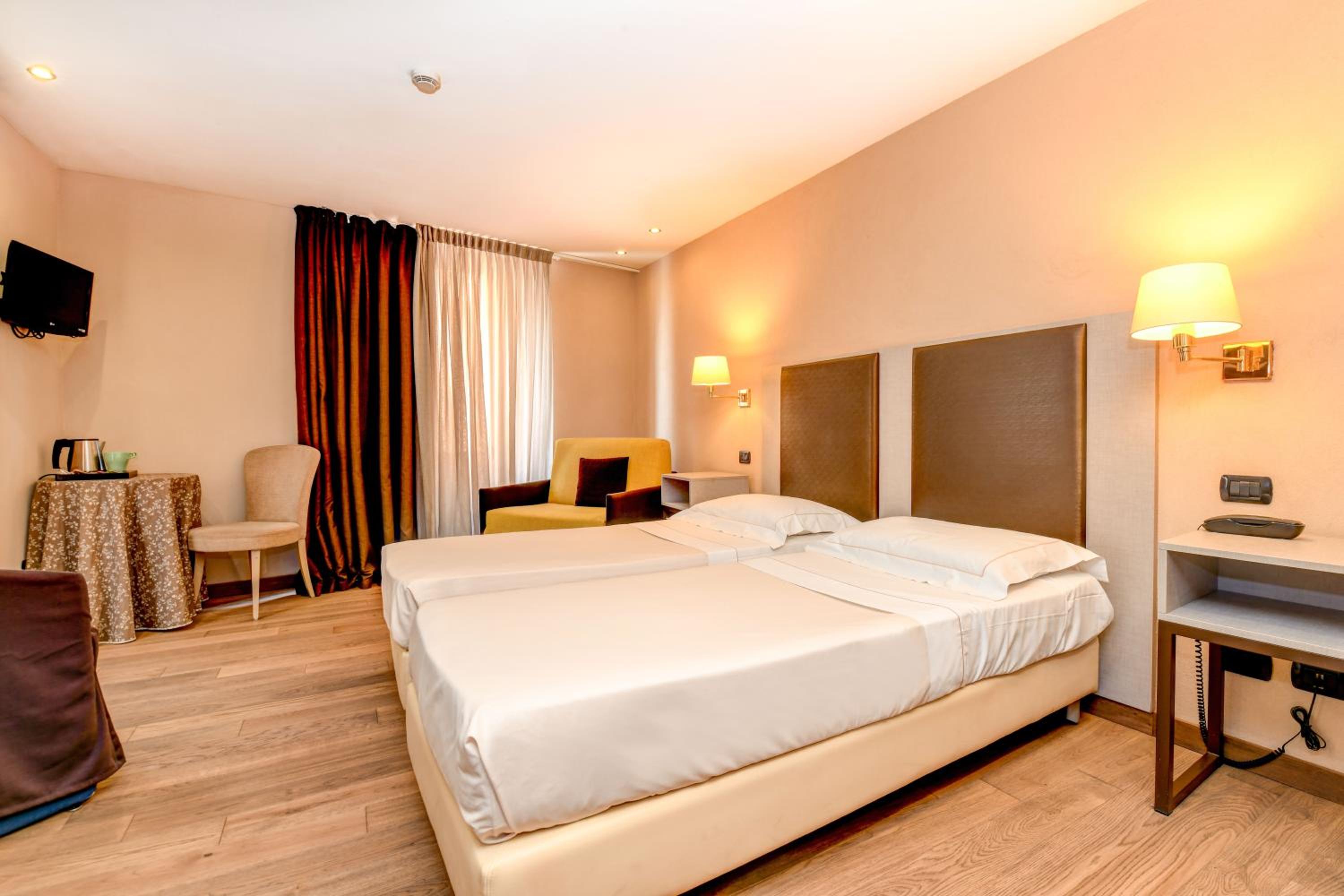 Superior Double Room - Photo 3