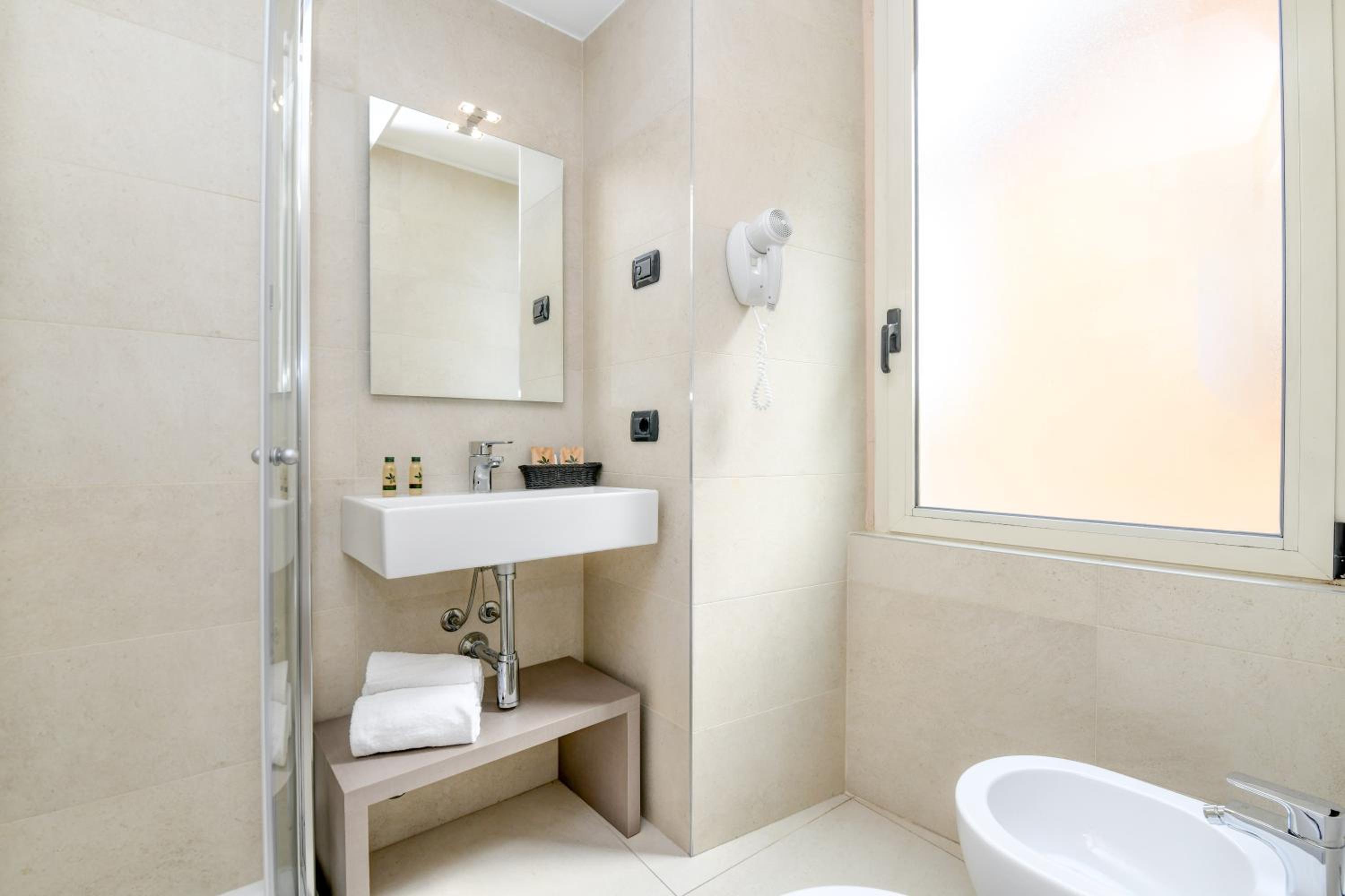 Superior Double Room - Photo 4