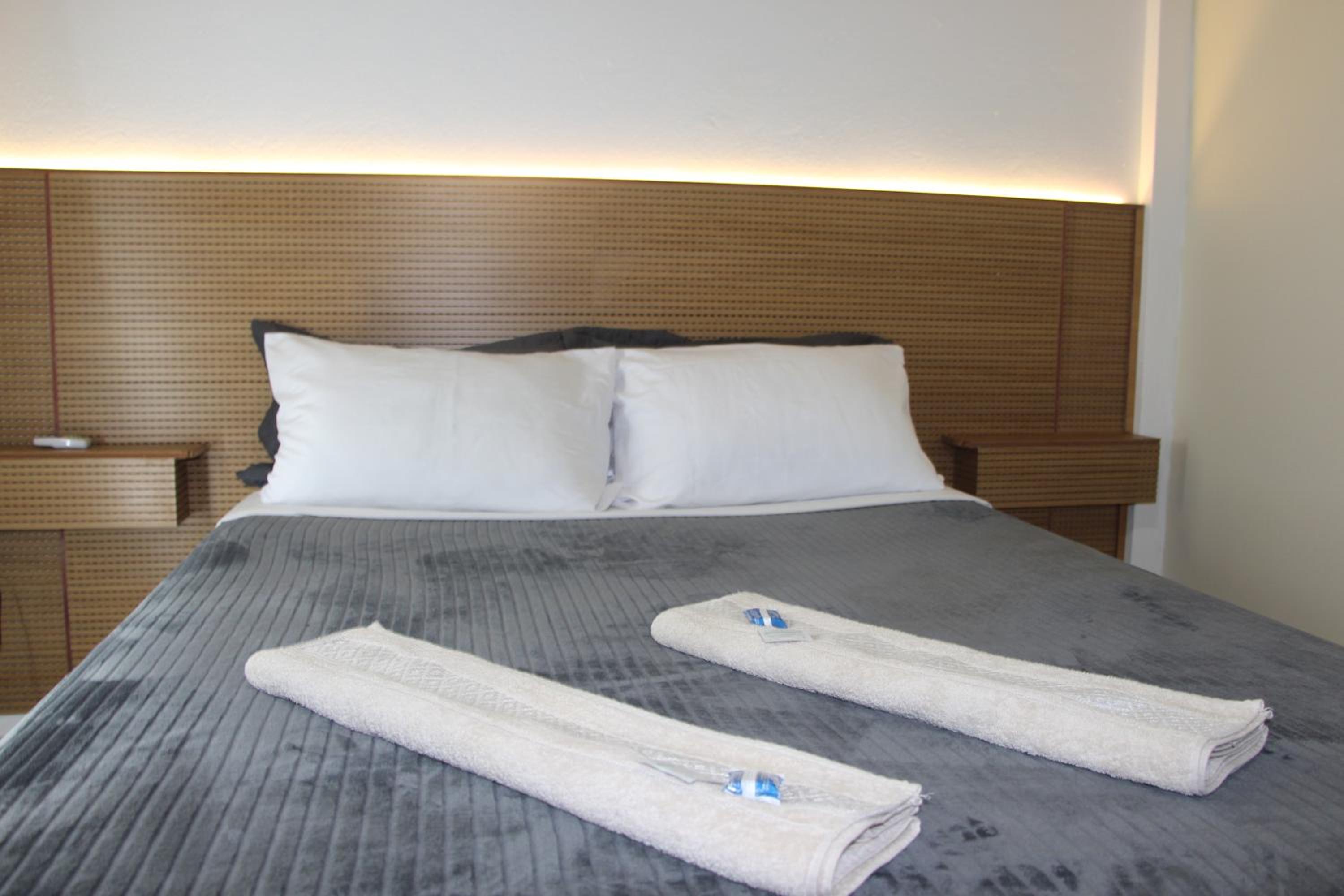 Executive Suite - Photo 4