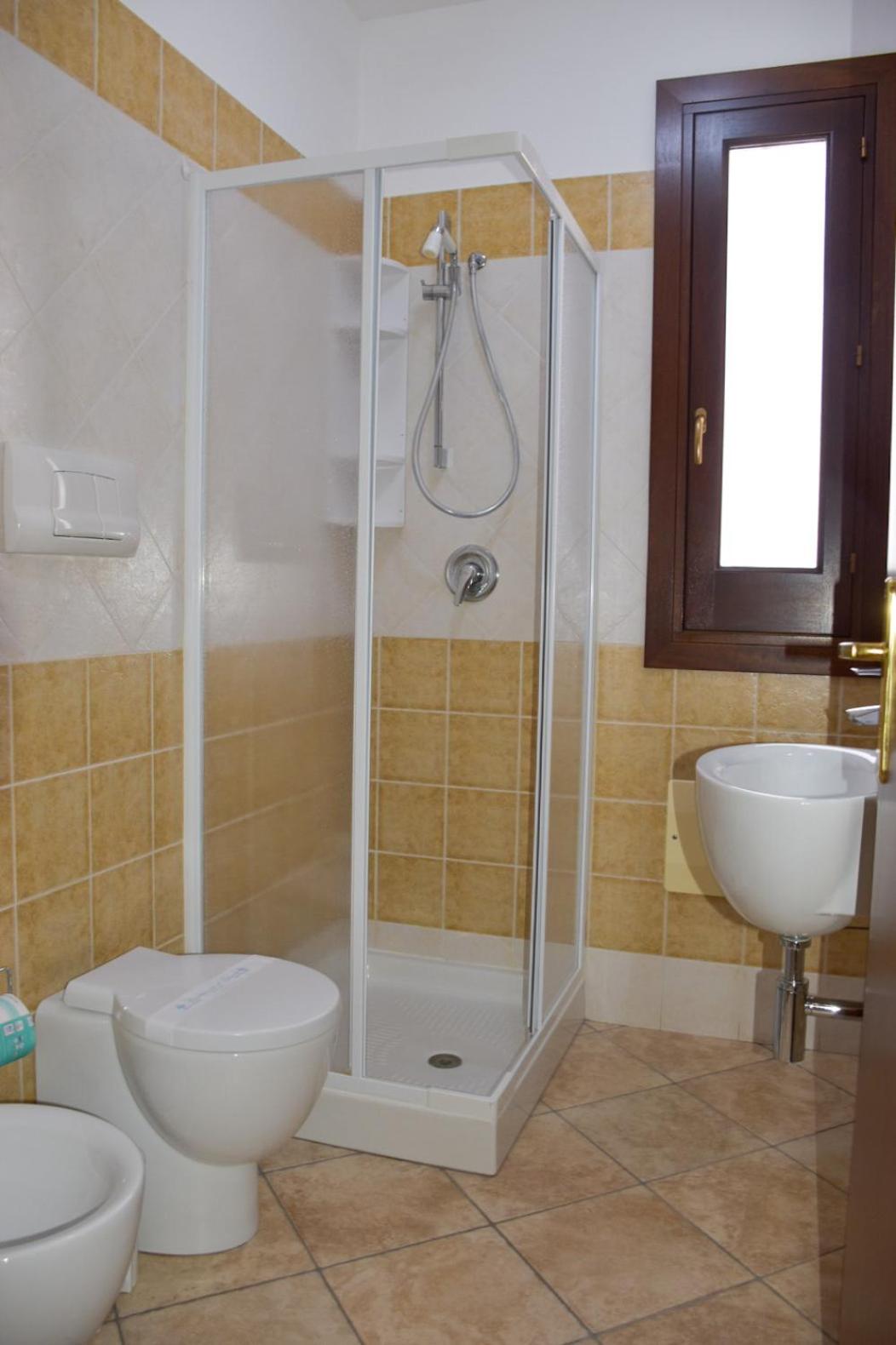 Triple Room - Photo 8