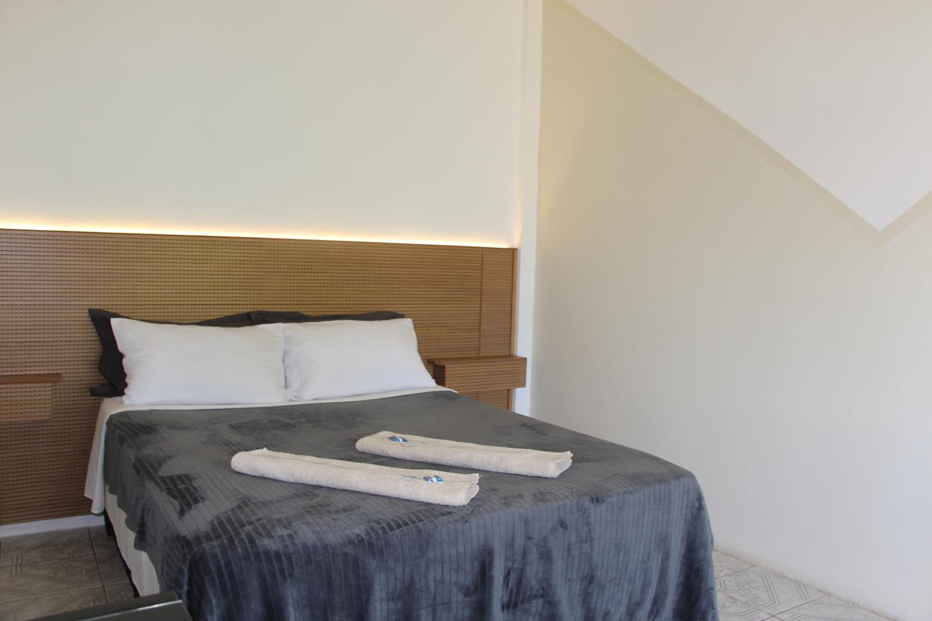 Executive Suite - Photo 8
