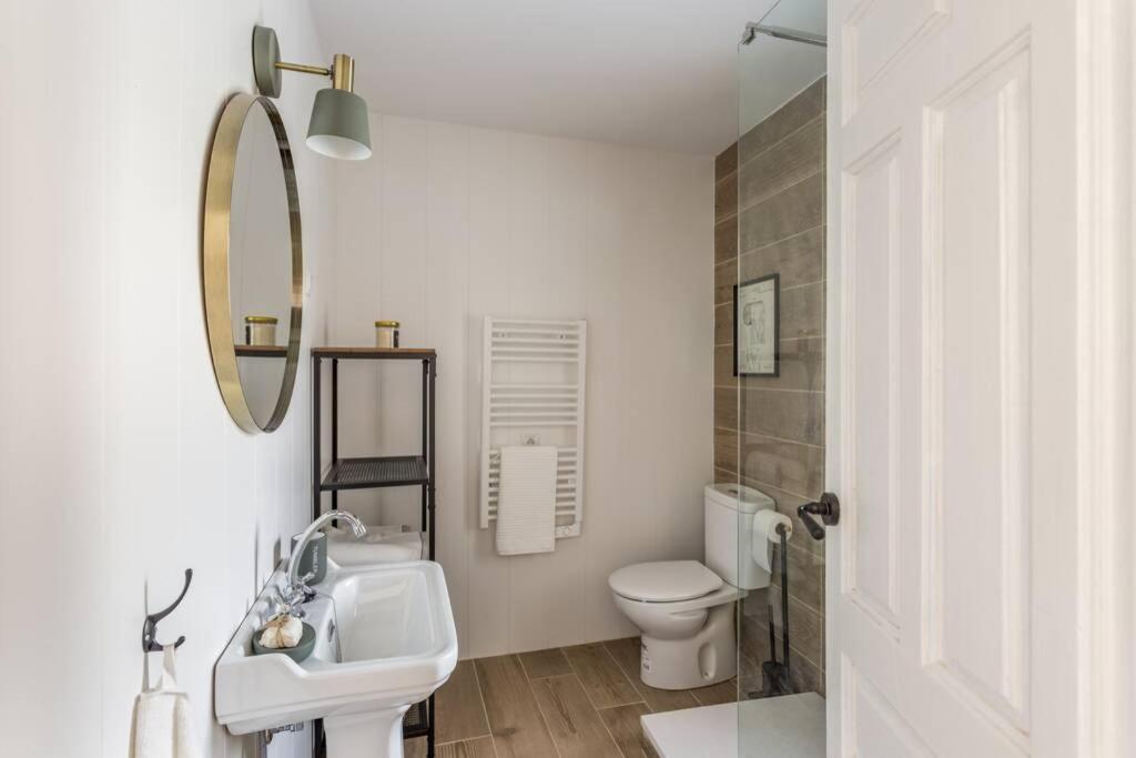 One-Bedroom House - Photo 12