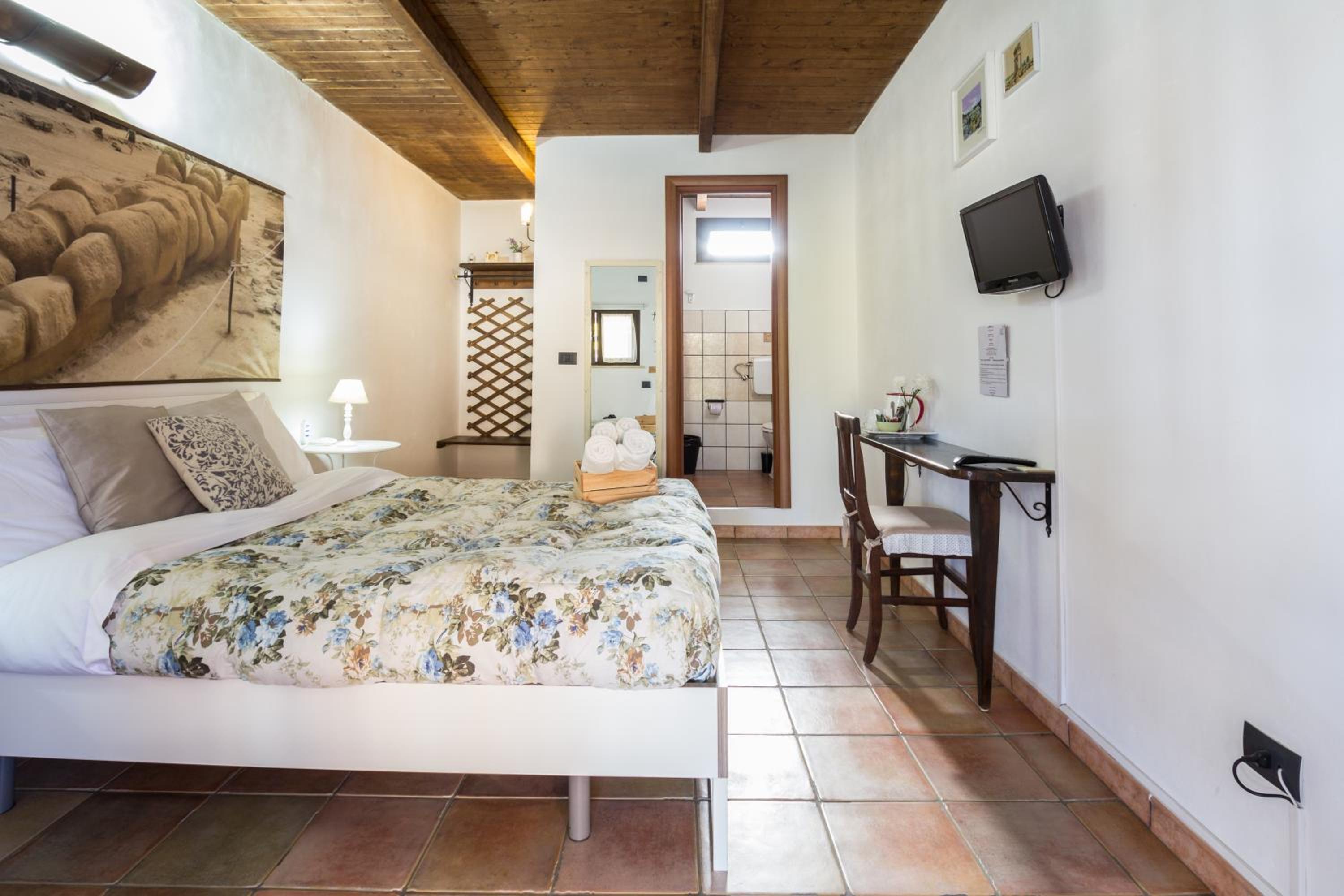 Double Room with Terrace - Photo 7