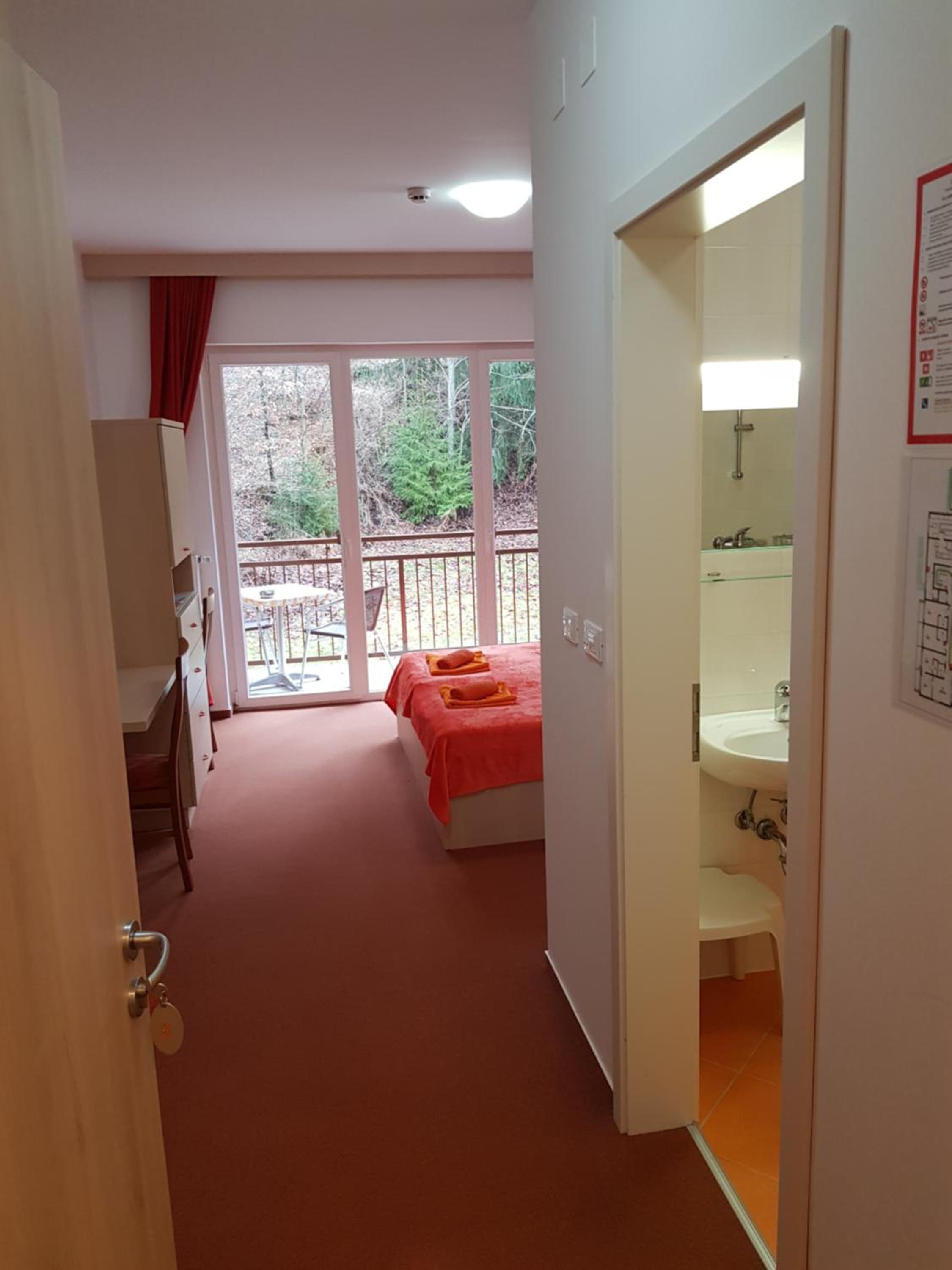 Double Room with Garden View - Photo 3