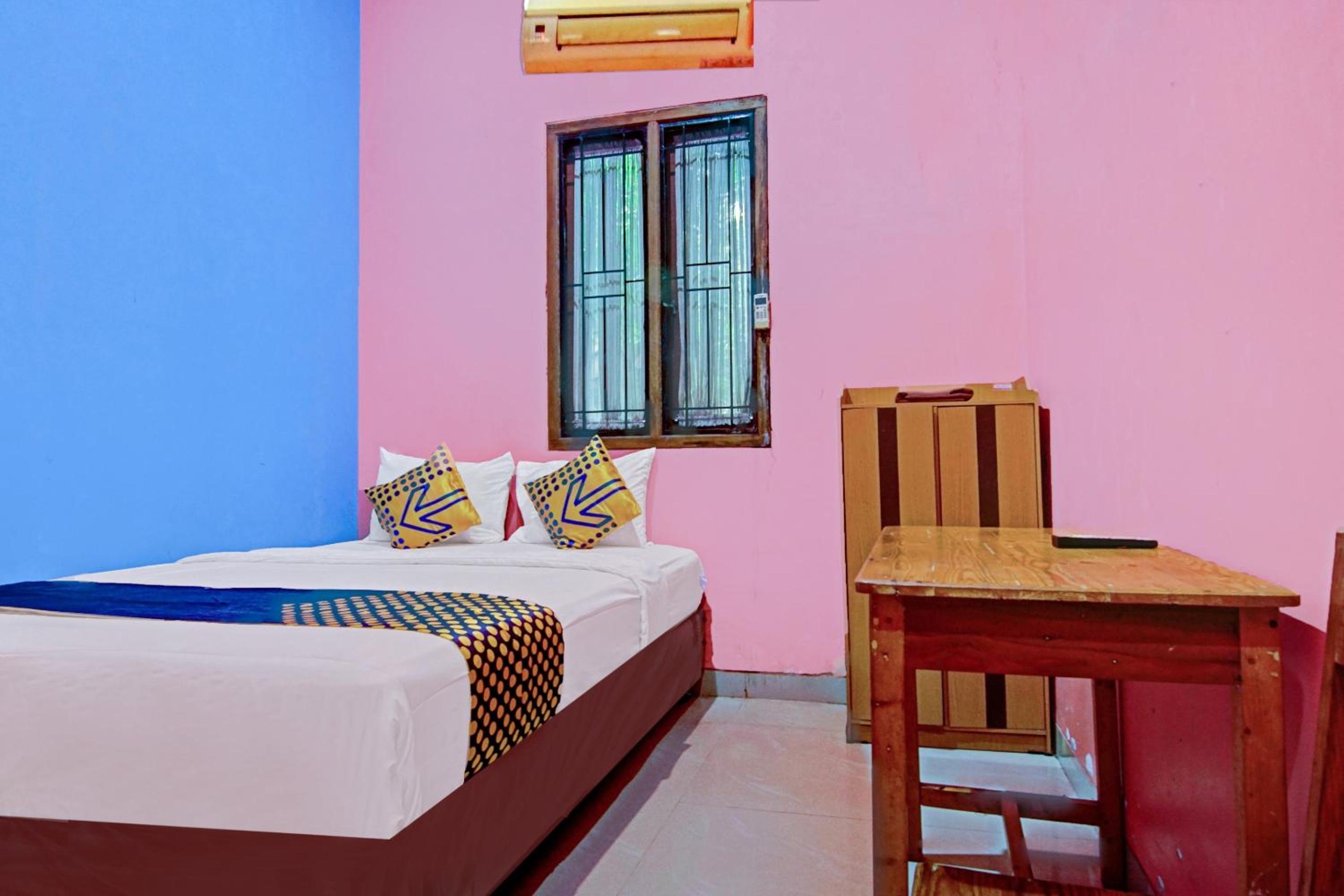 Double Room - Photo 5