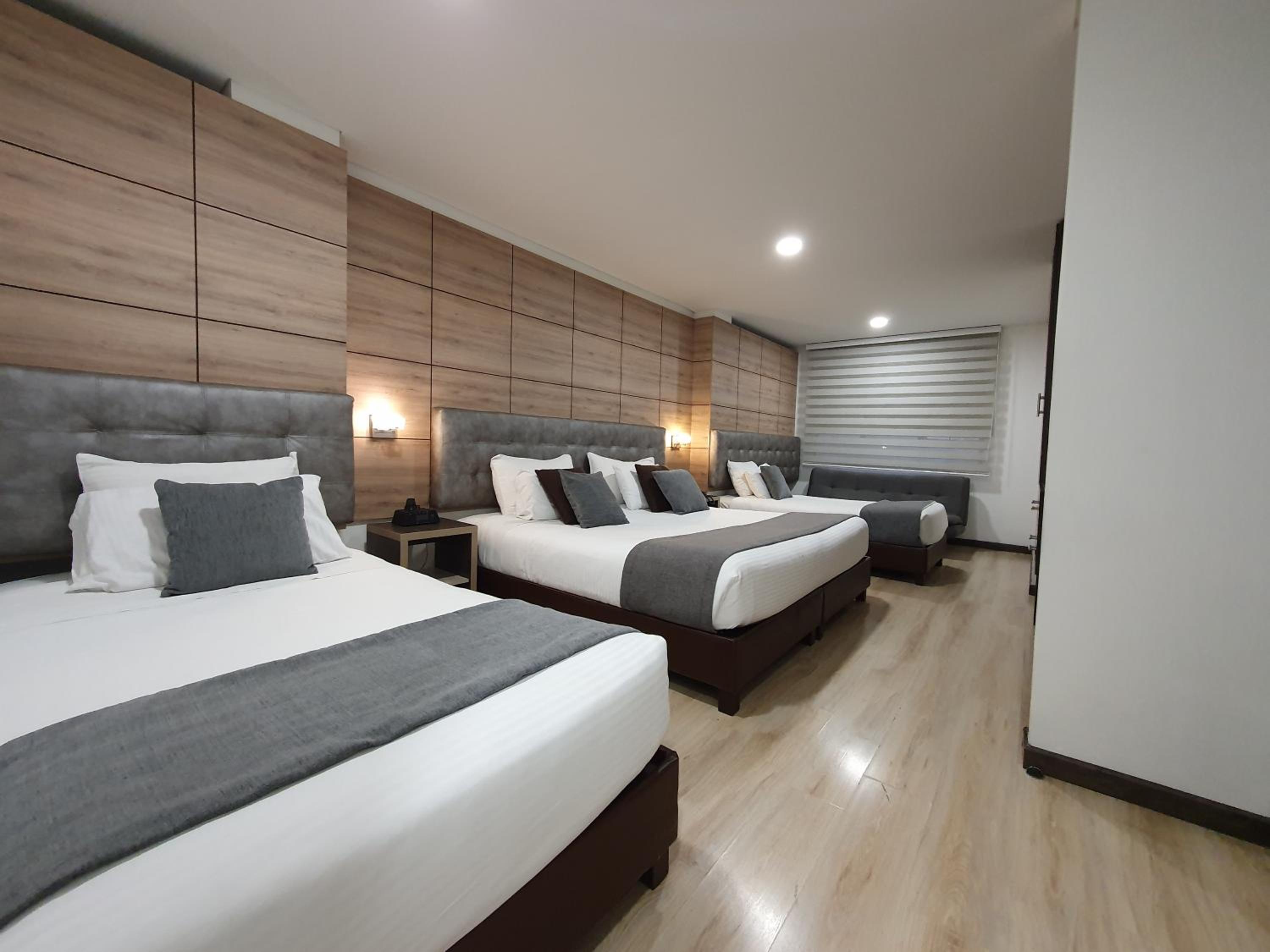 Deluxe Family Room