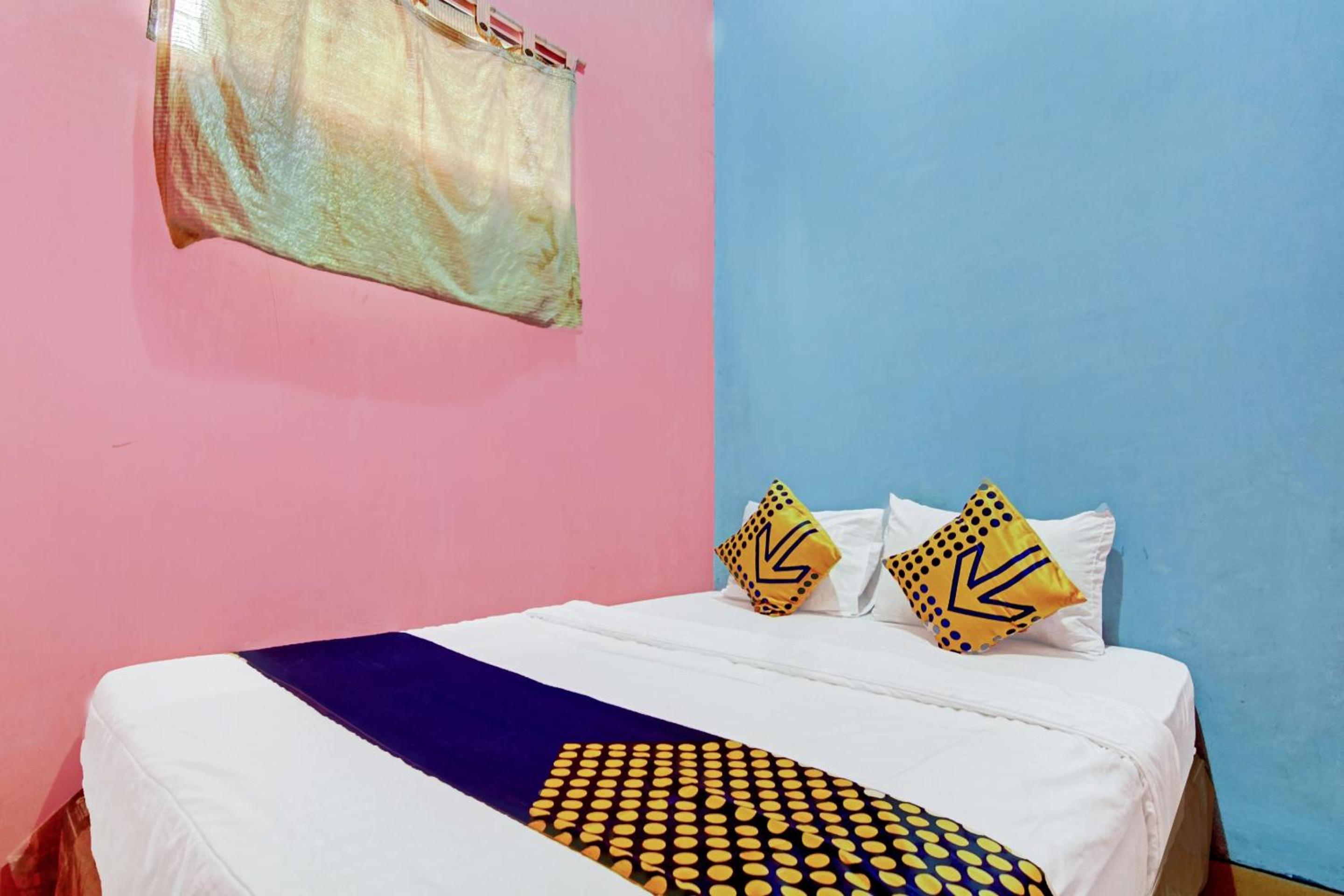 Budget Double Room - Photo 4