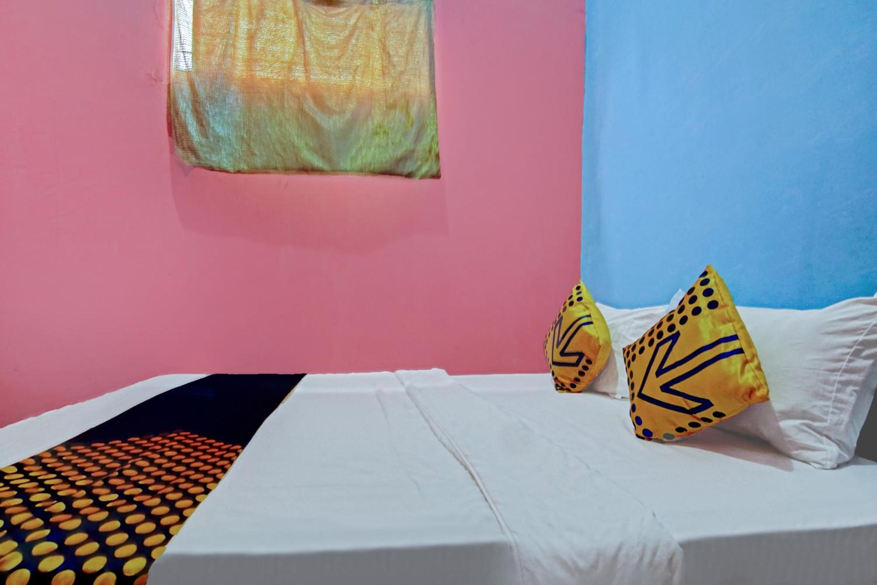 Budget Double Room - Photo 3