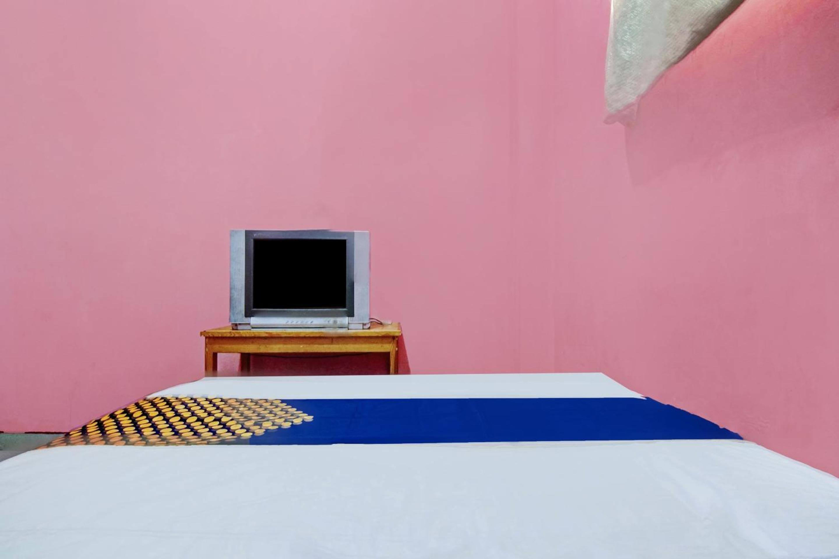 Budget Double Room - Photo 8