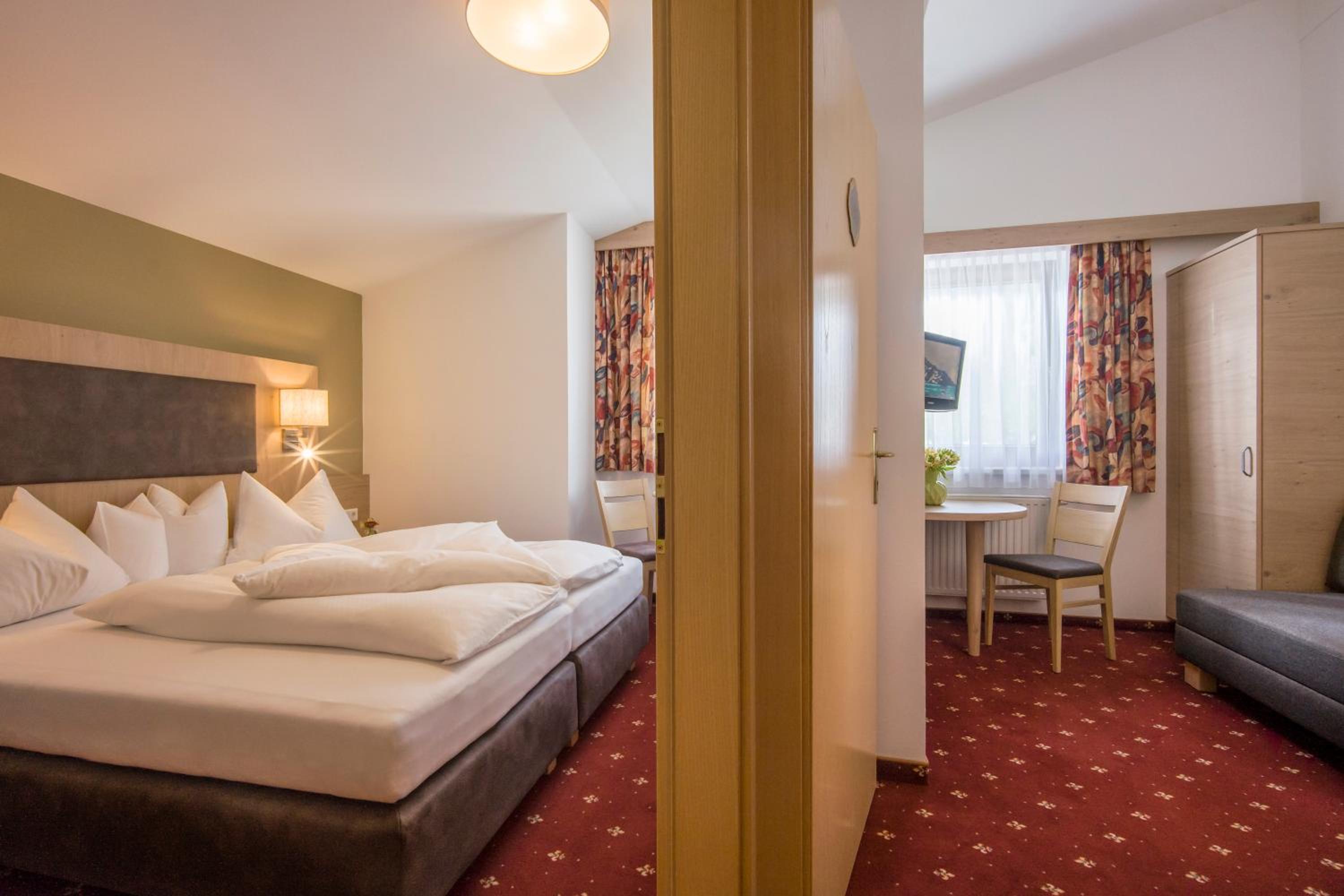 Double or Twin Room photo 2