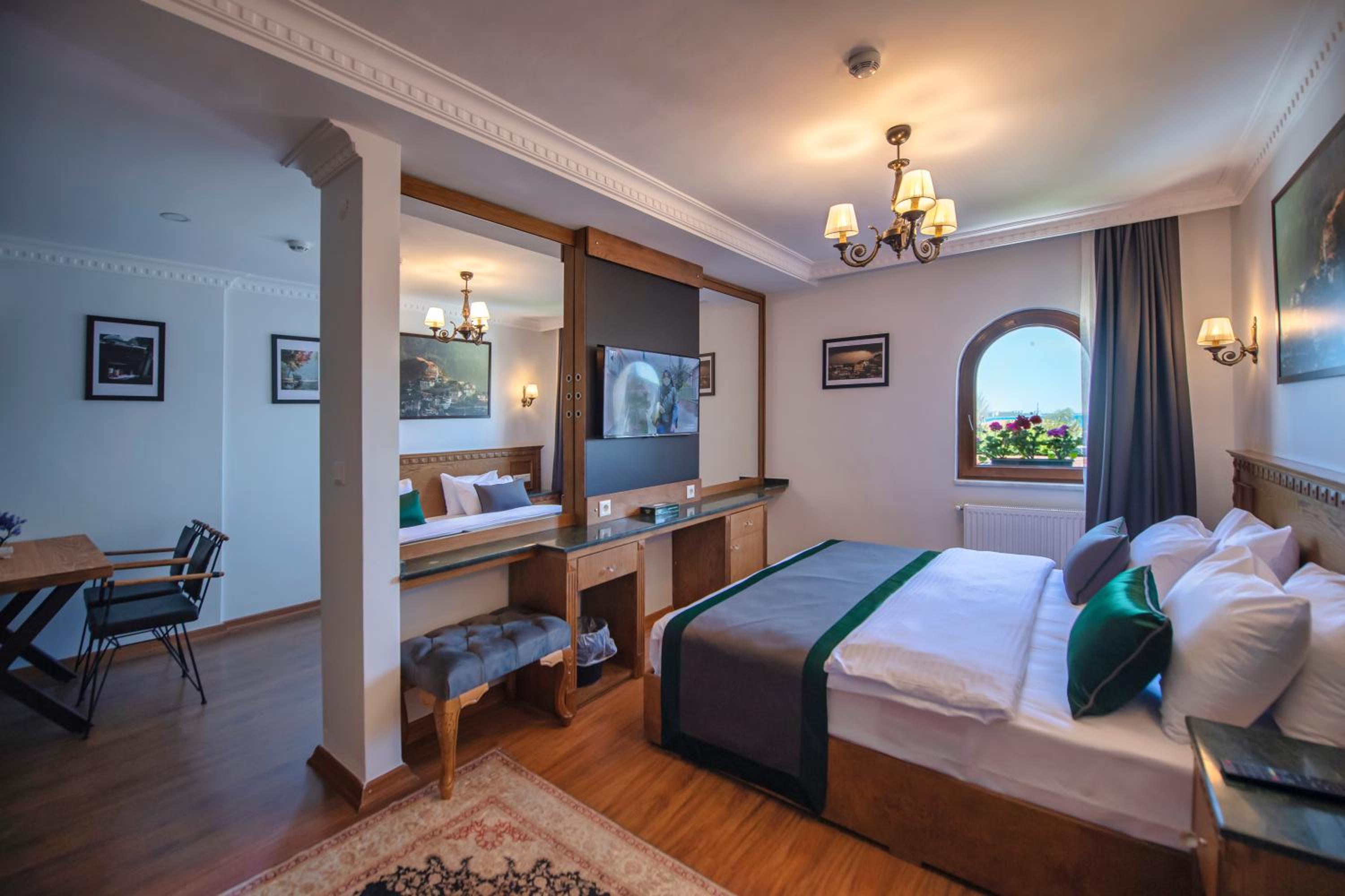 Apartment with Sea View and Balcony photo 3