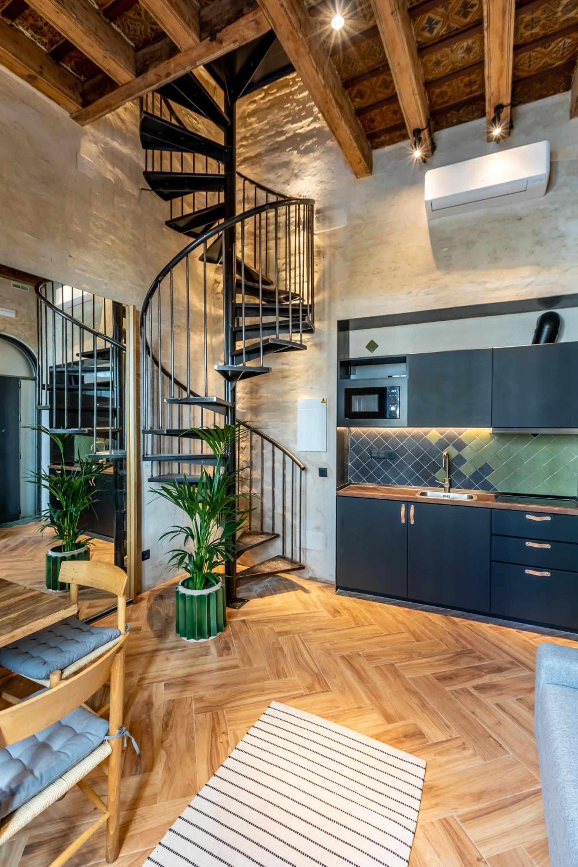 Duplex Apartment - Photo 9