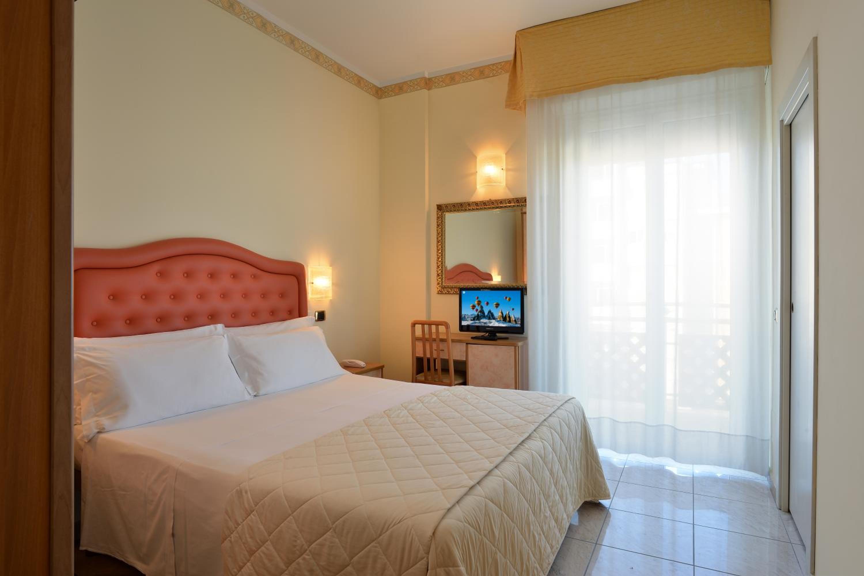 Double or Twin Room - Photo 1