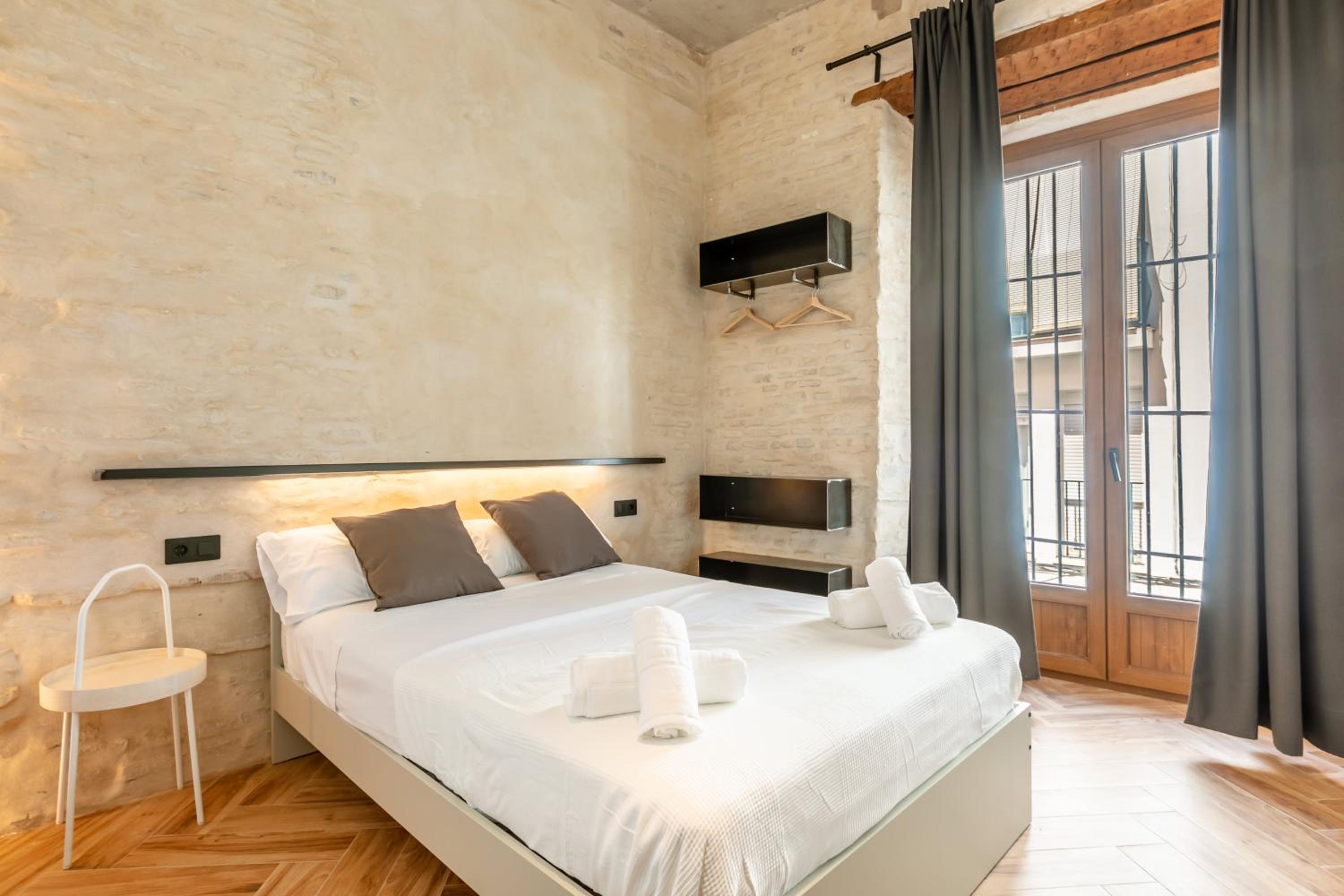 Apartment - Split Level - Photo 1