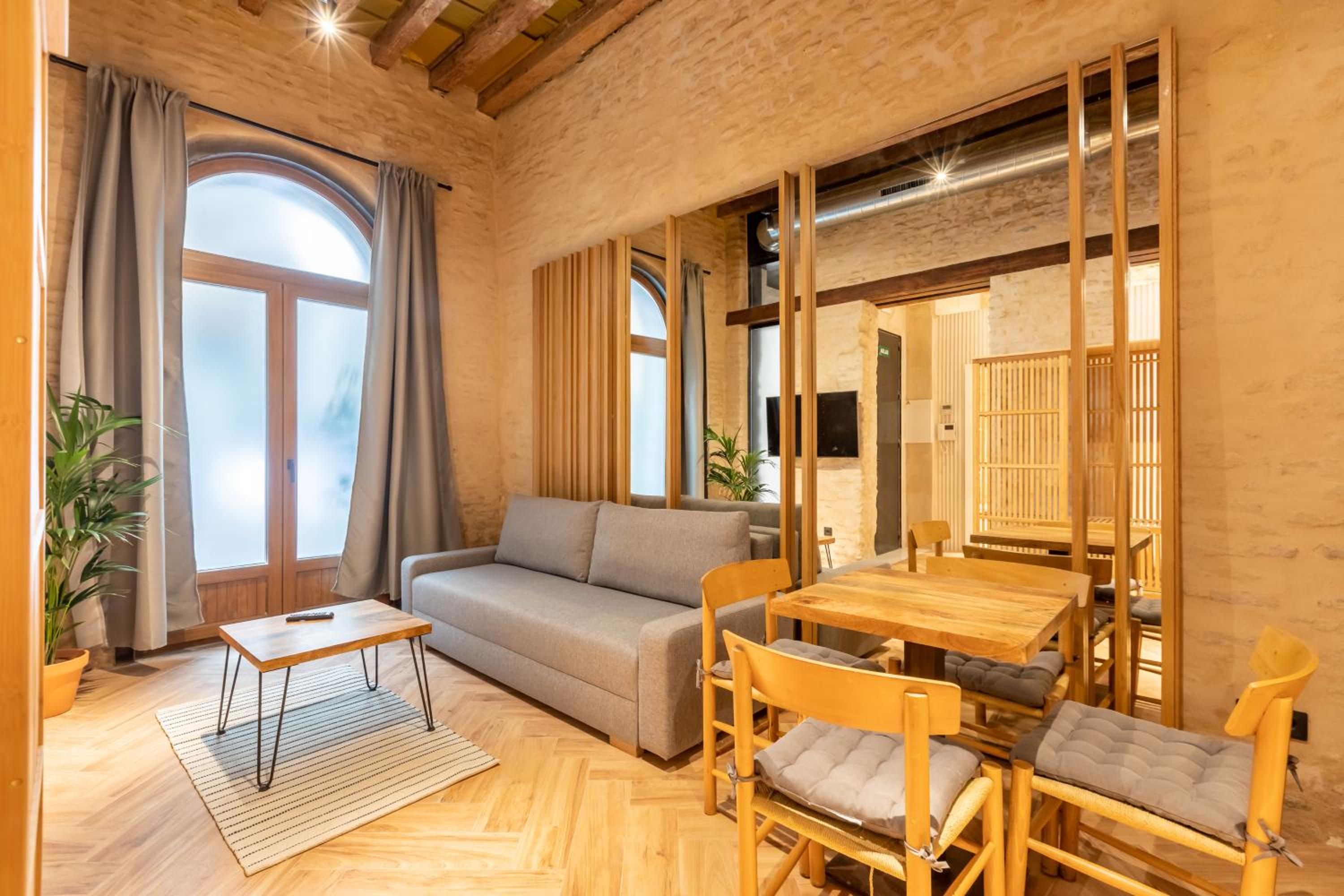 One-Bedroom Apartment - Photo 4