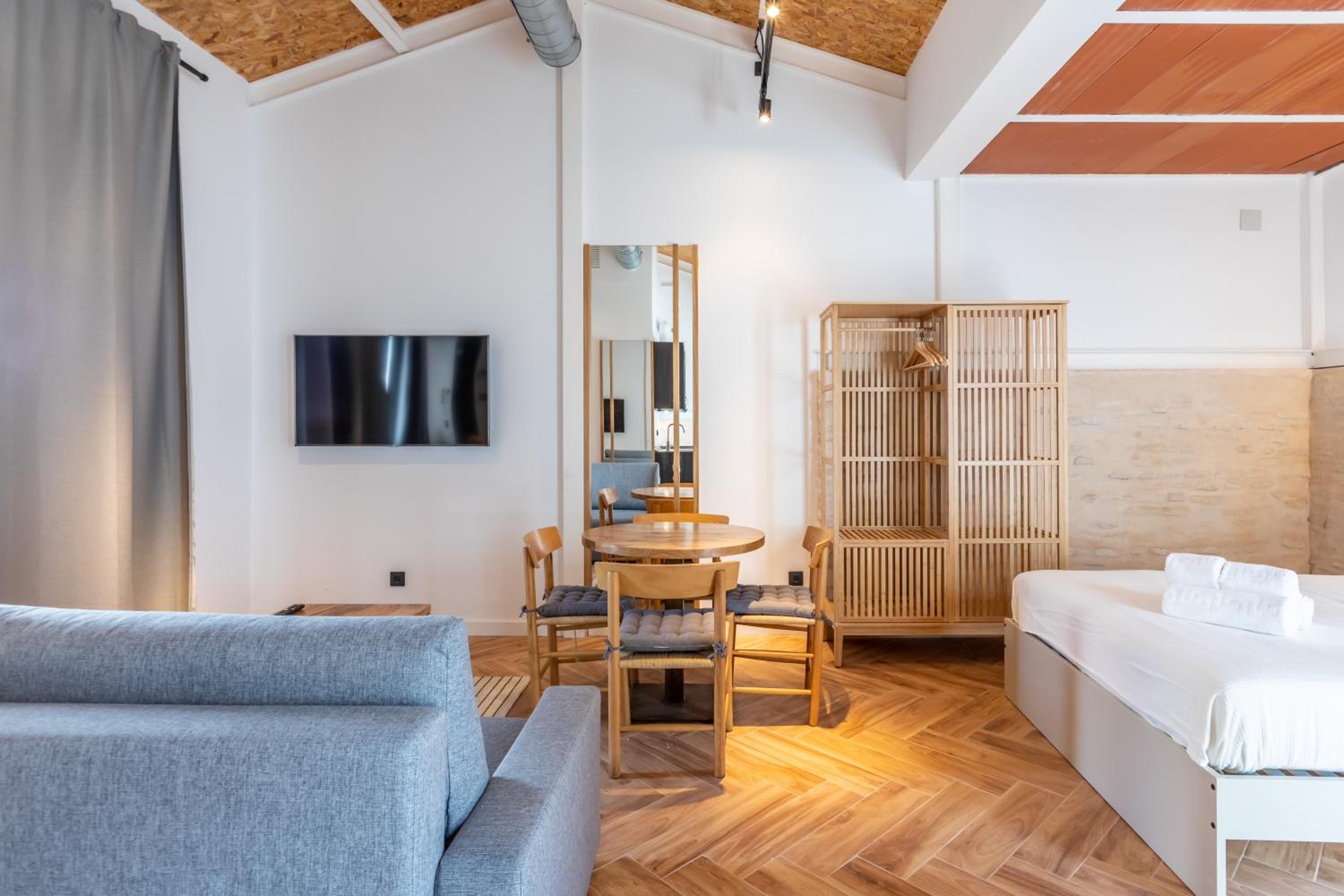 Loft - Photo 11