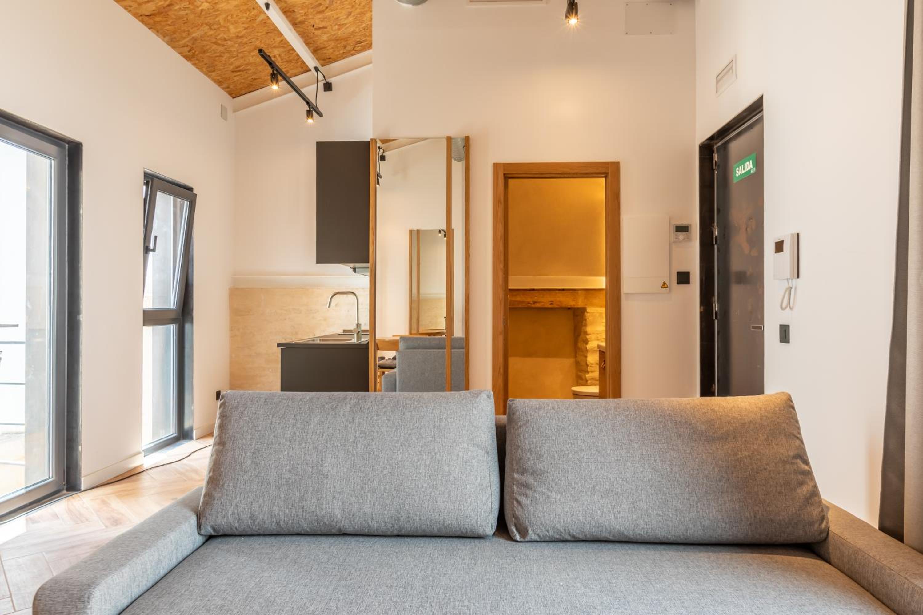 Loft - Photo 10
