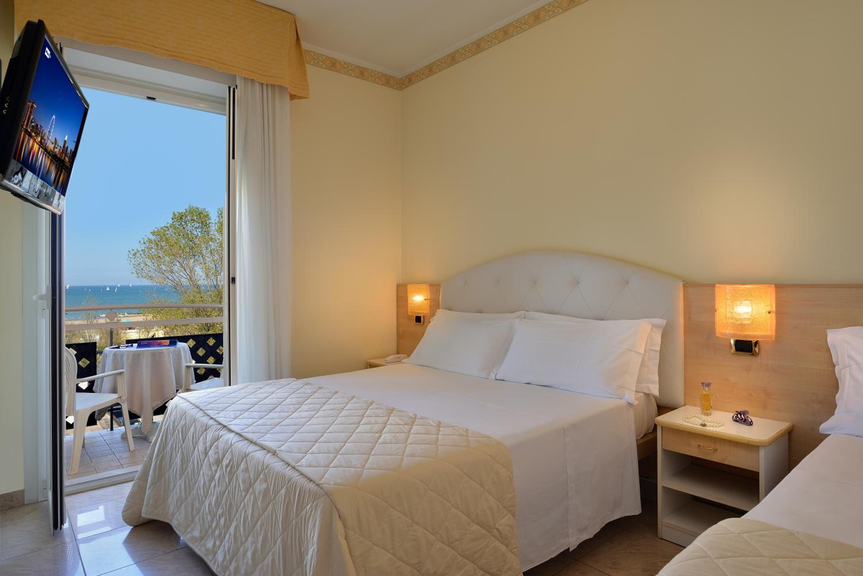 Triple Room - Photo 2