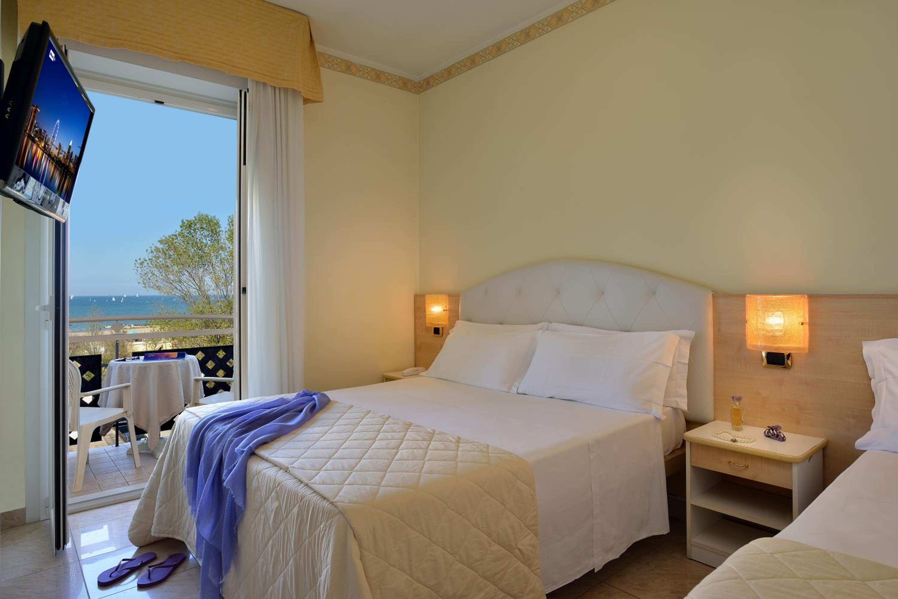 Triple Room - Photo 1