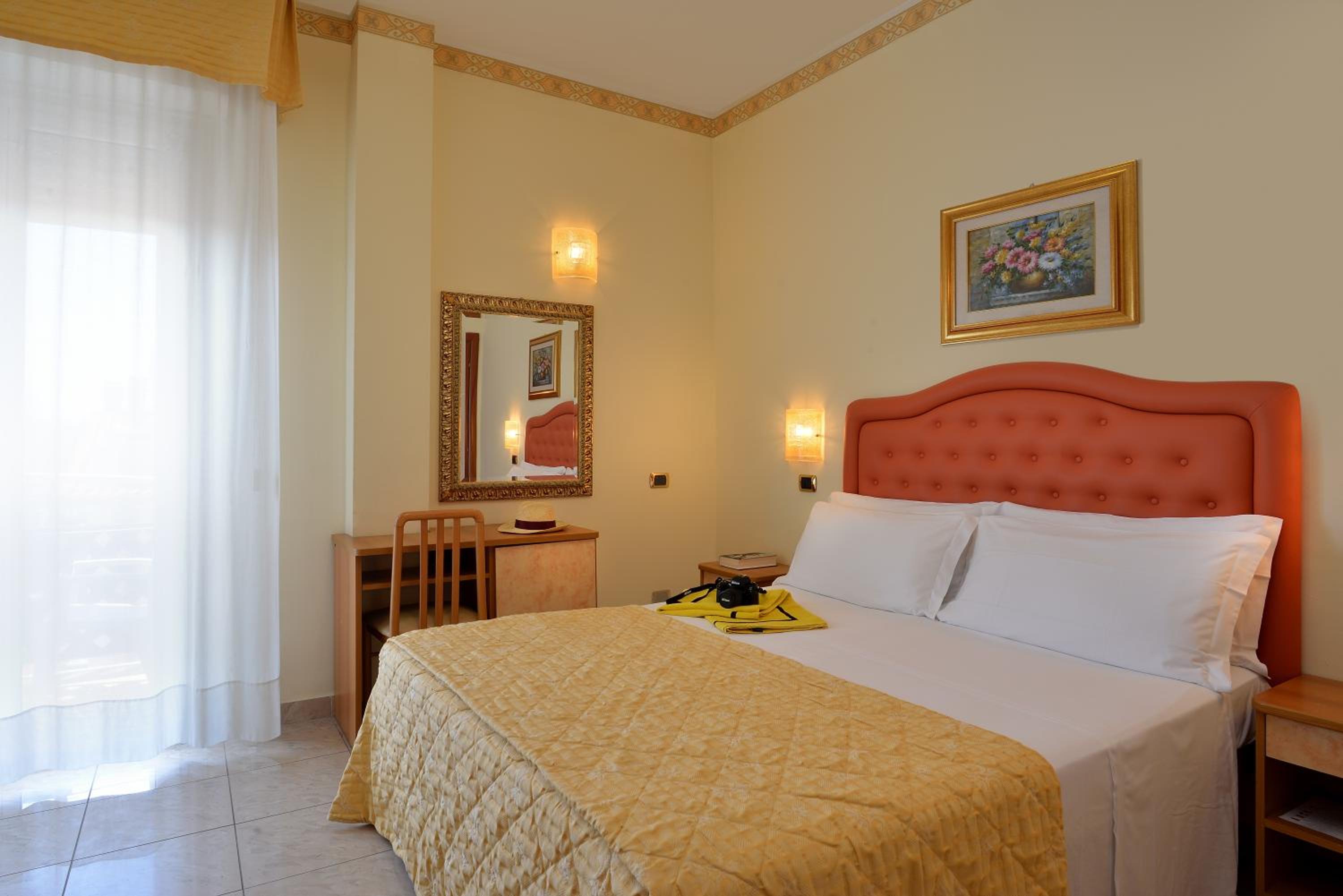 Double or Twin Room - Photo 3
