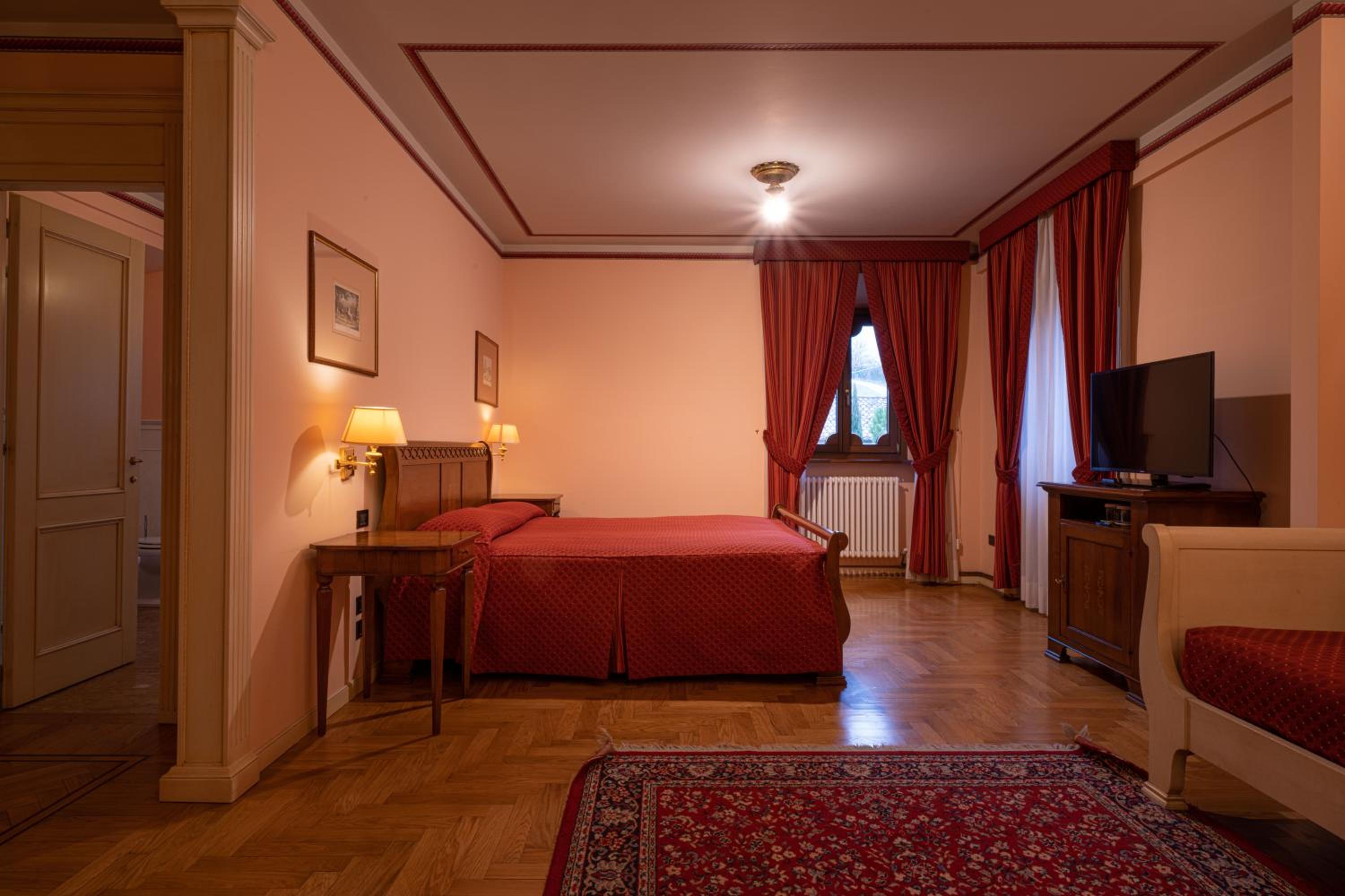 Classic Double Room