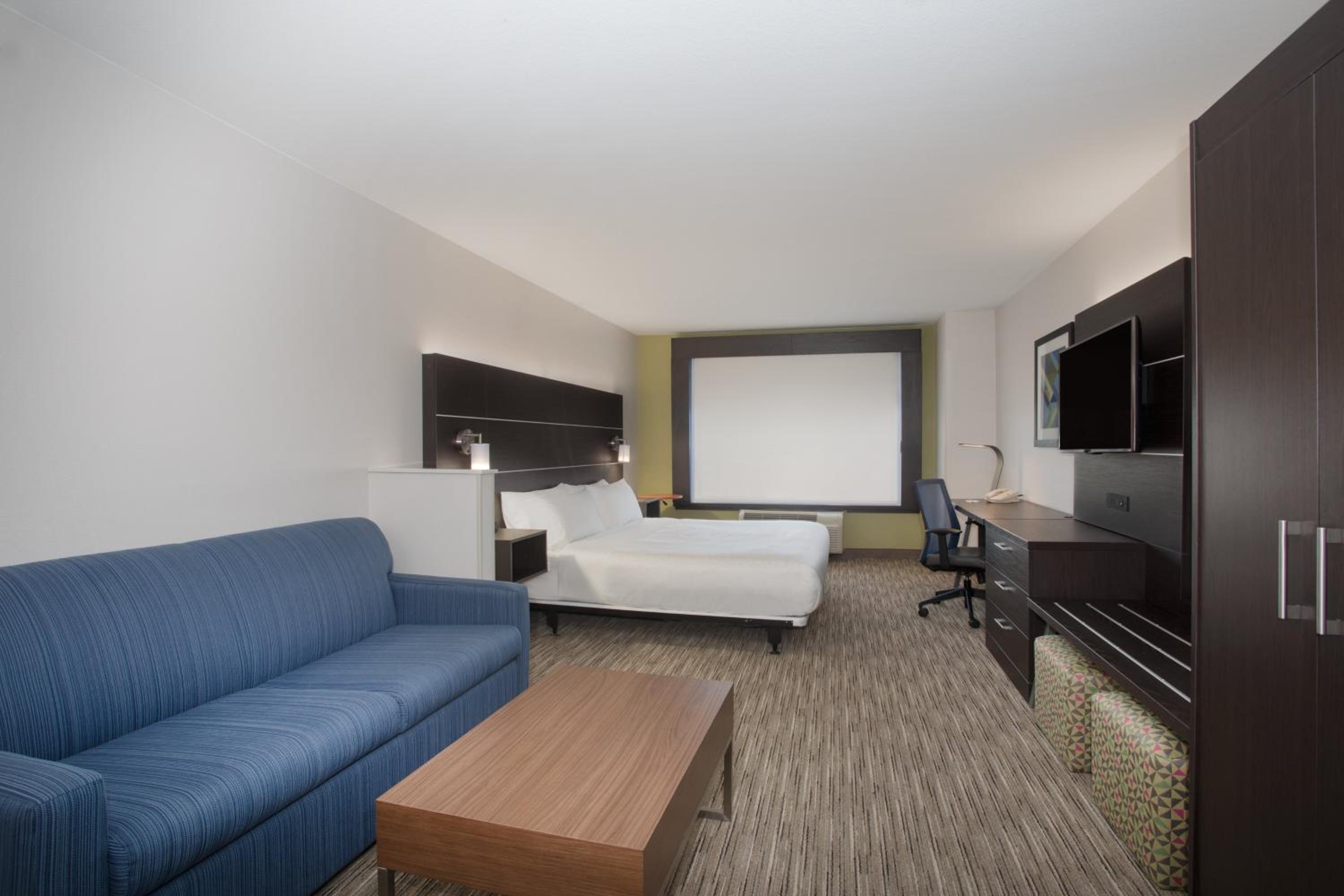 King suite with Bath Tub - hearing Accessible/Non-Smoking - Photo 10