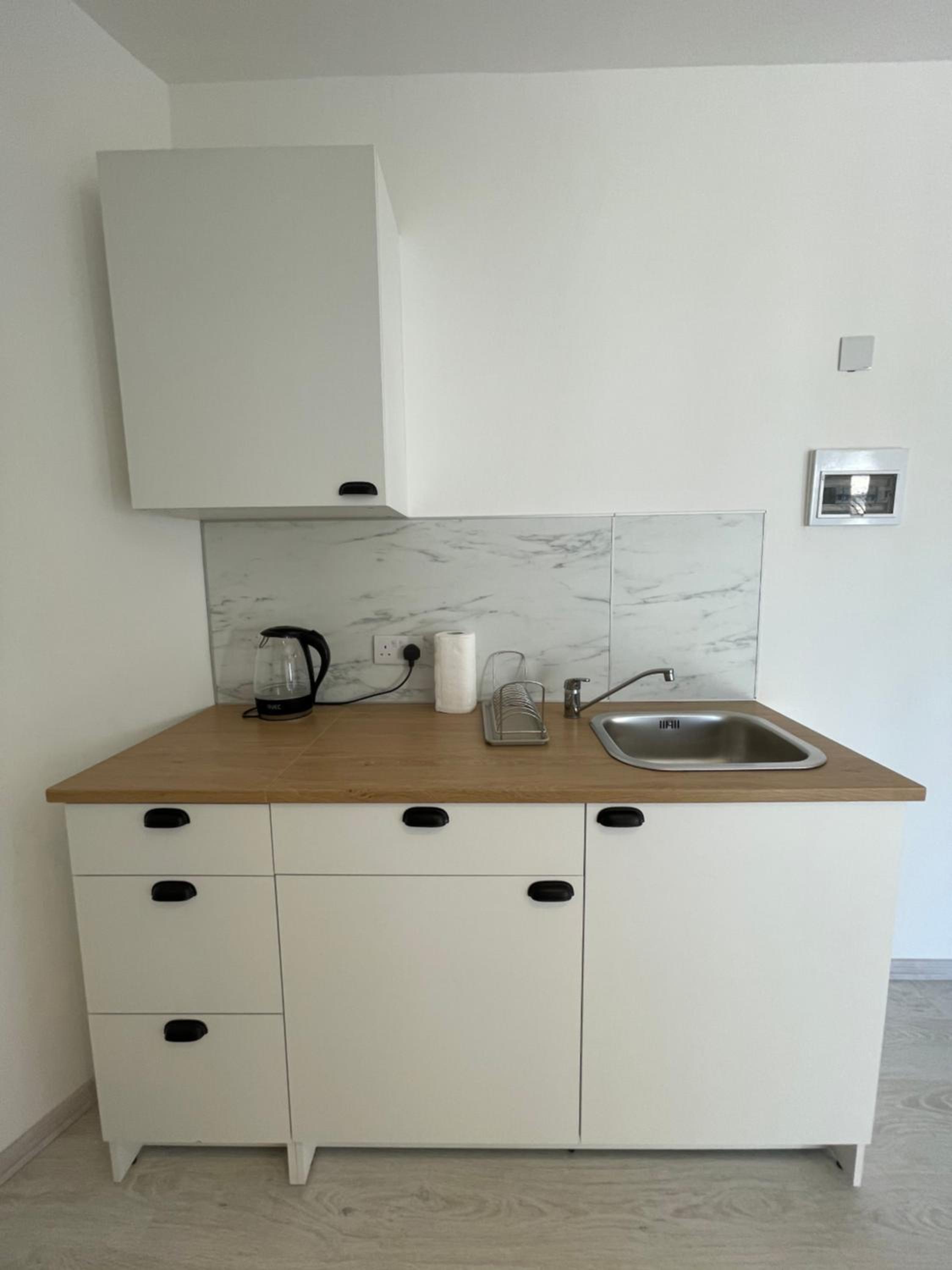 Apartment with Balcony - Photo 8