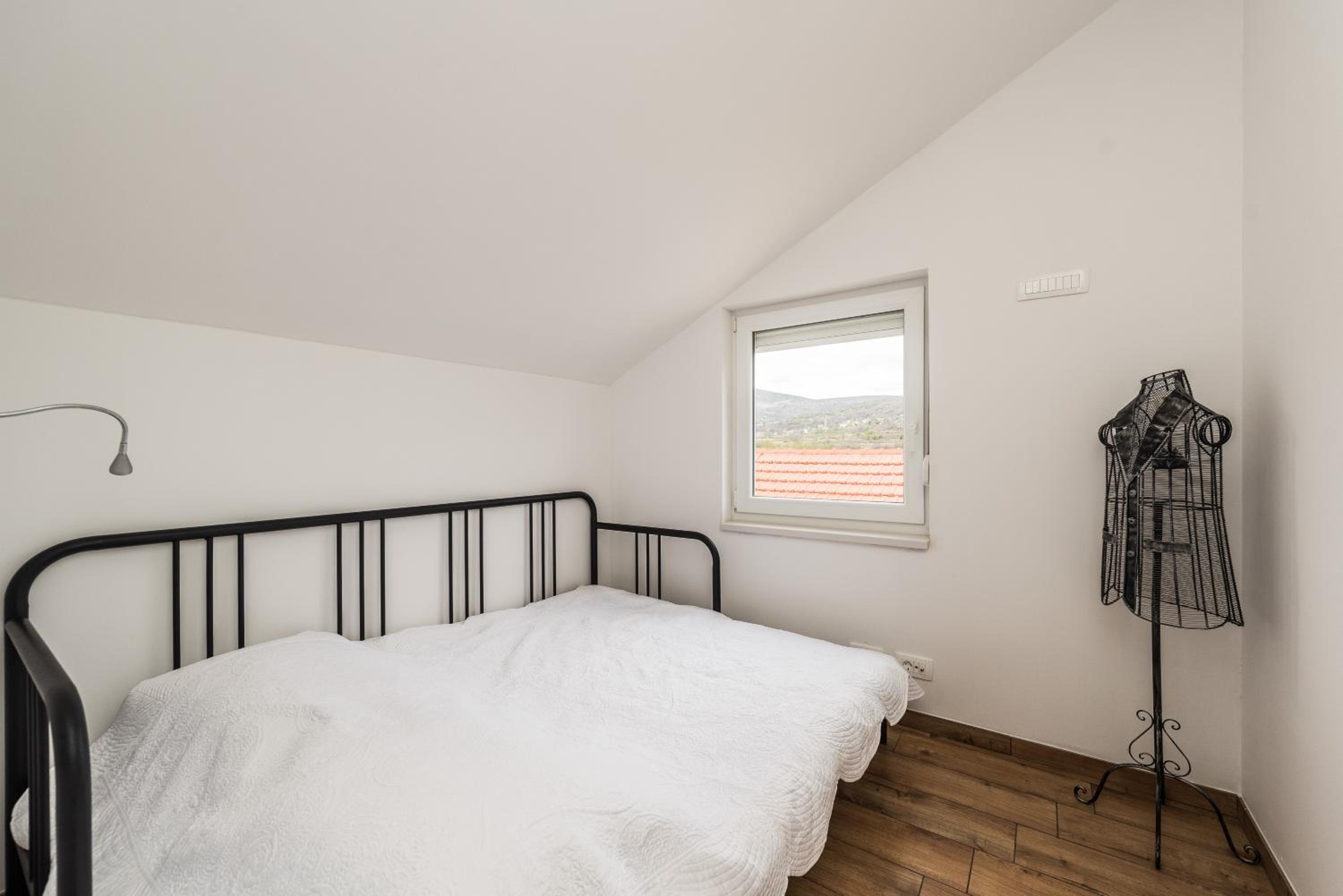 Four-Bedroom House photo 2