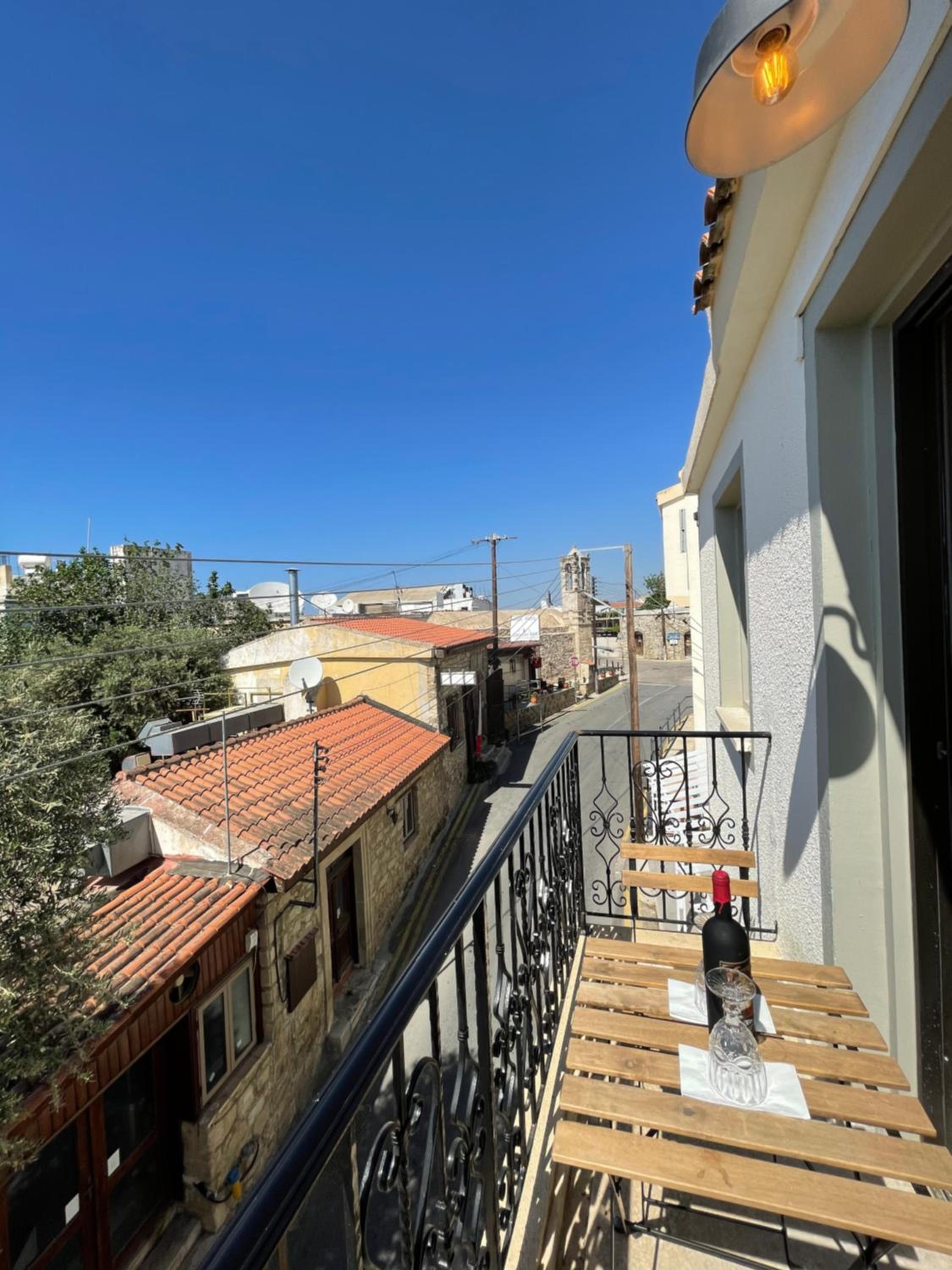 Apartment with Balcony photo 2