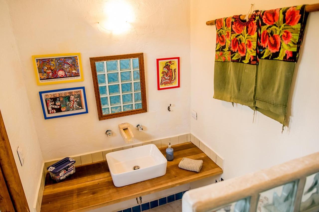 Deluxe Double Room with Balcony - Photo 4