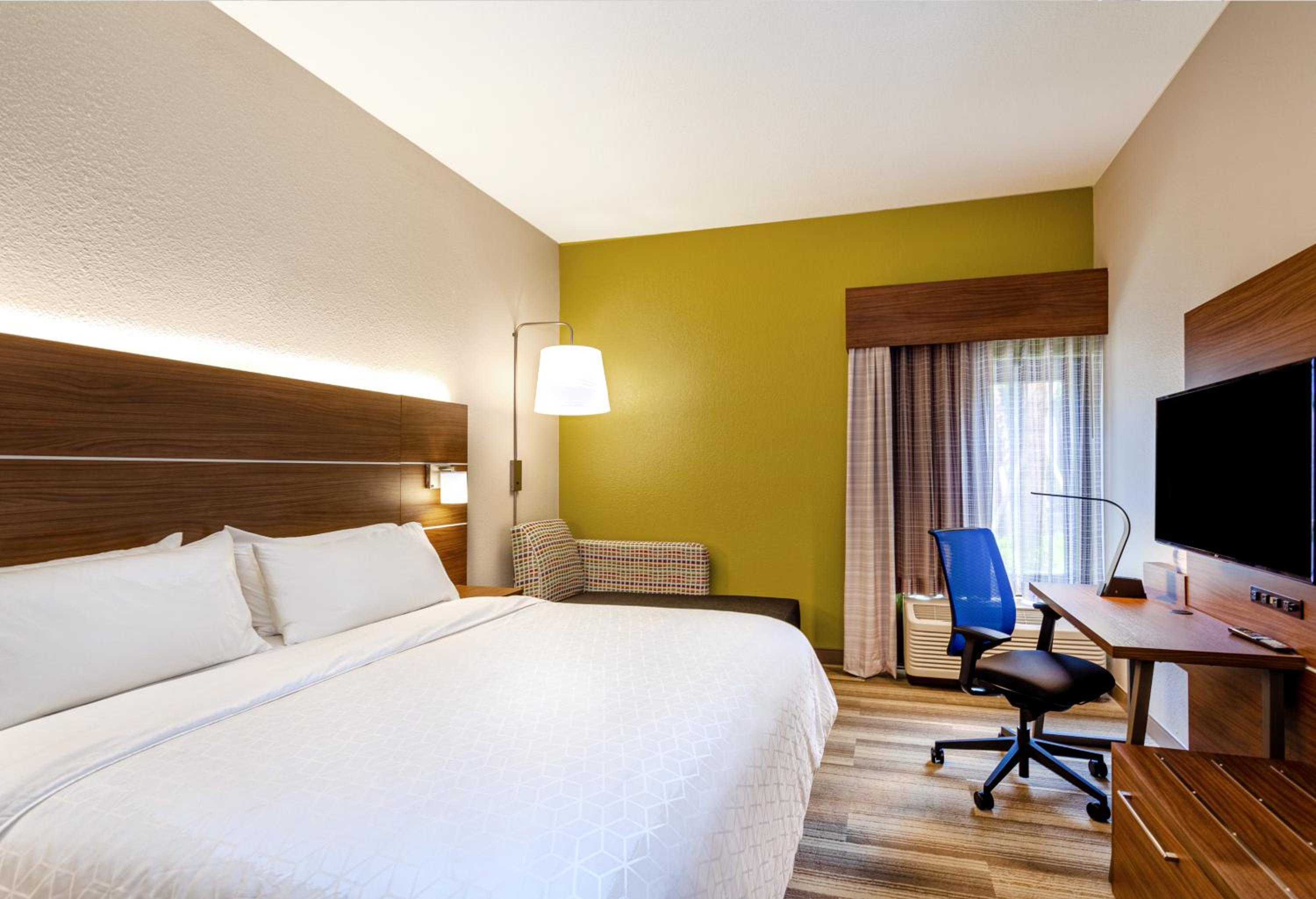 Standard King Room - Photo 1