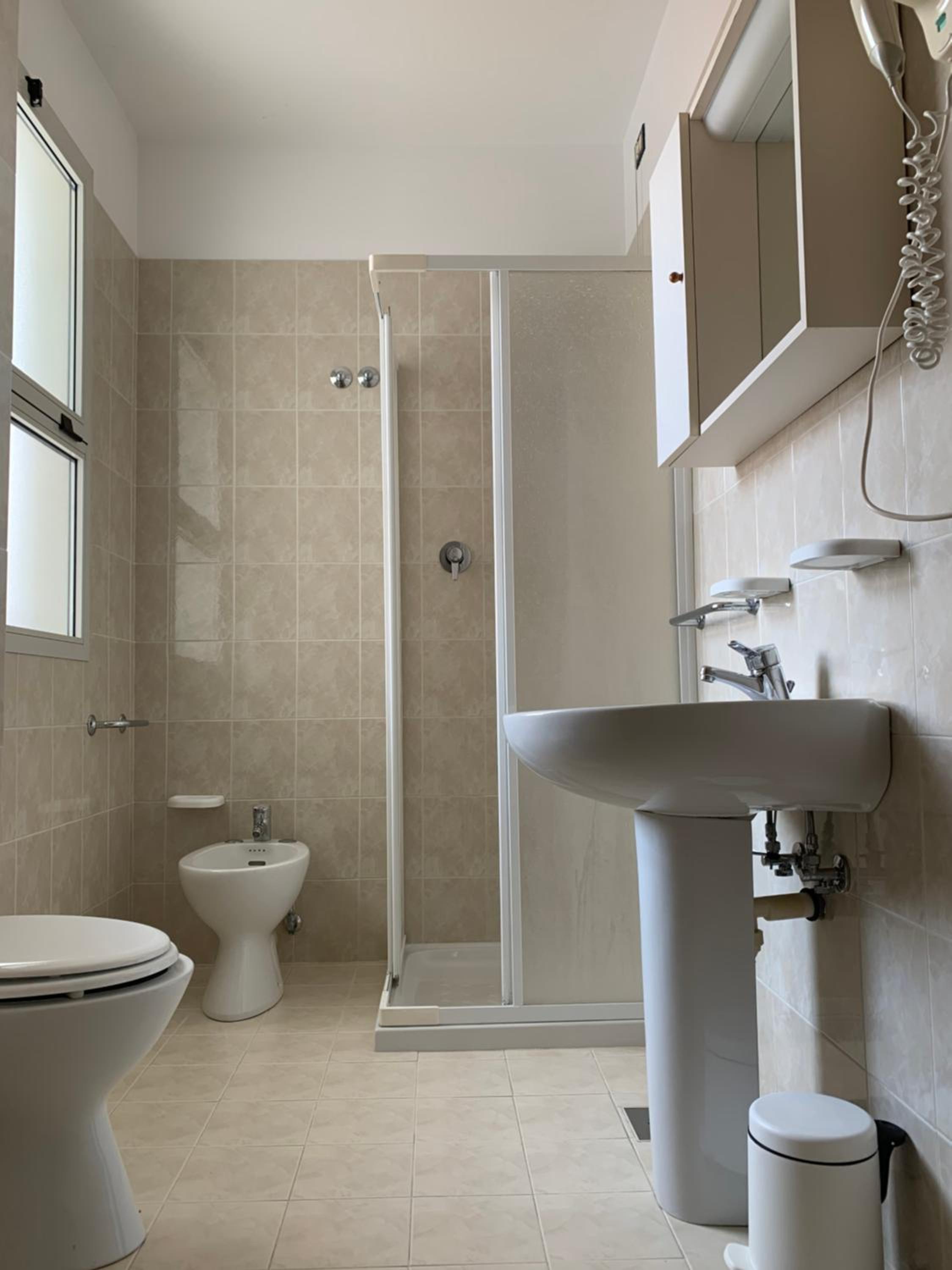 Double or Twin Room - Photo 6
