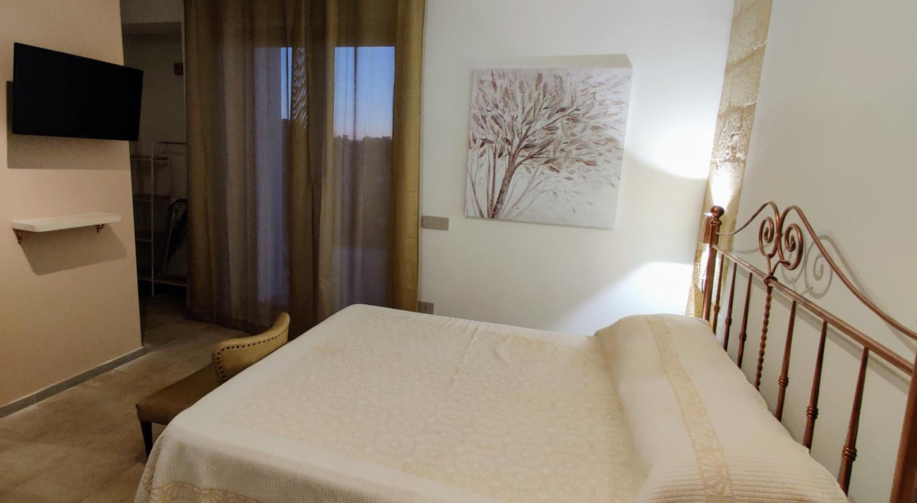 Double Room with Patio photo 3