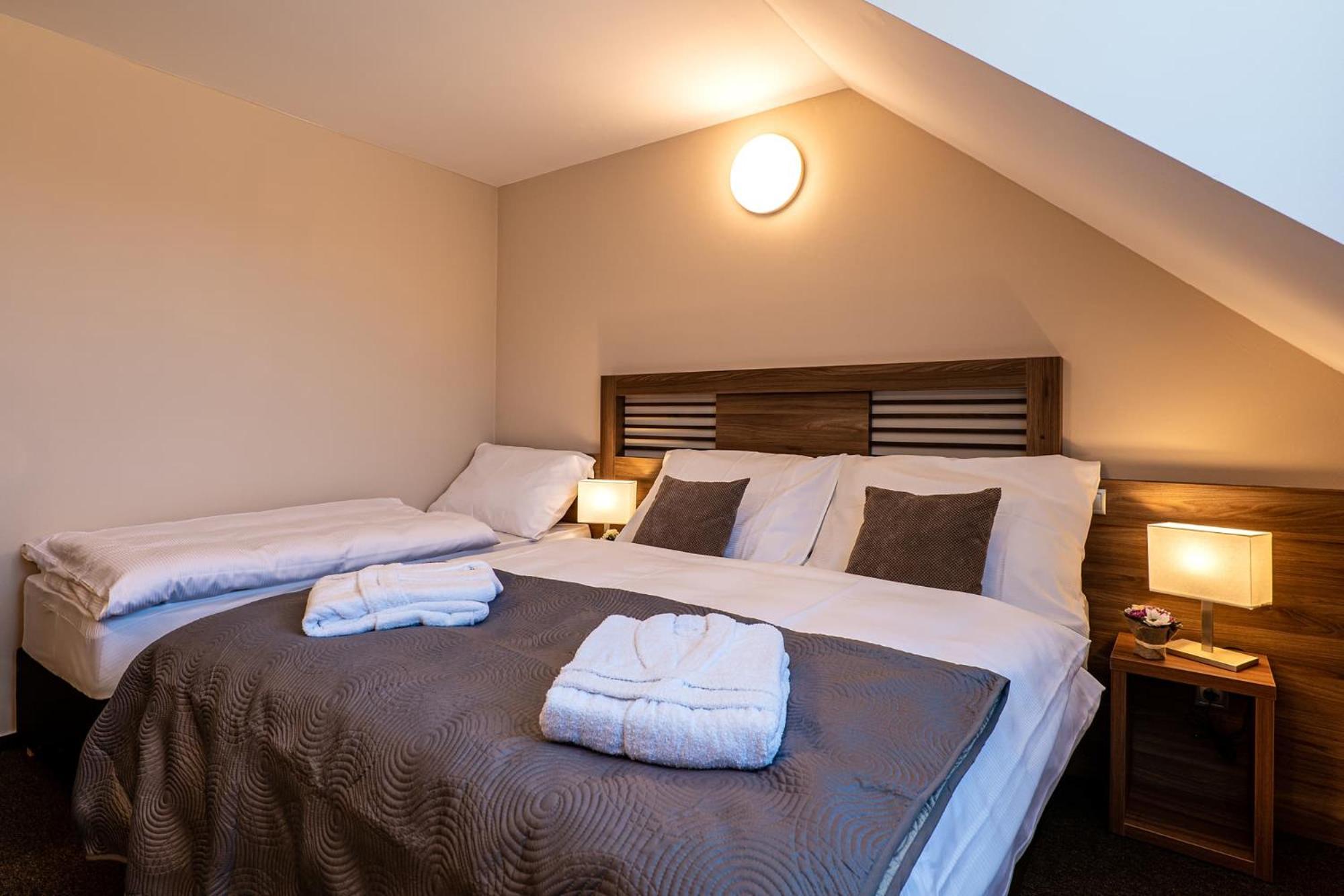 Standard Triple Room - Photo 2