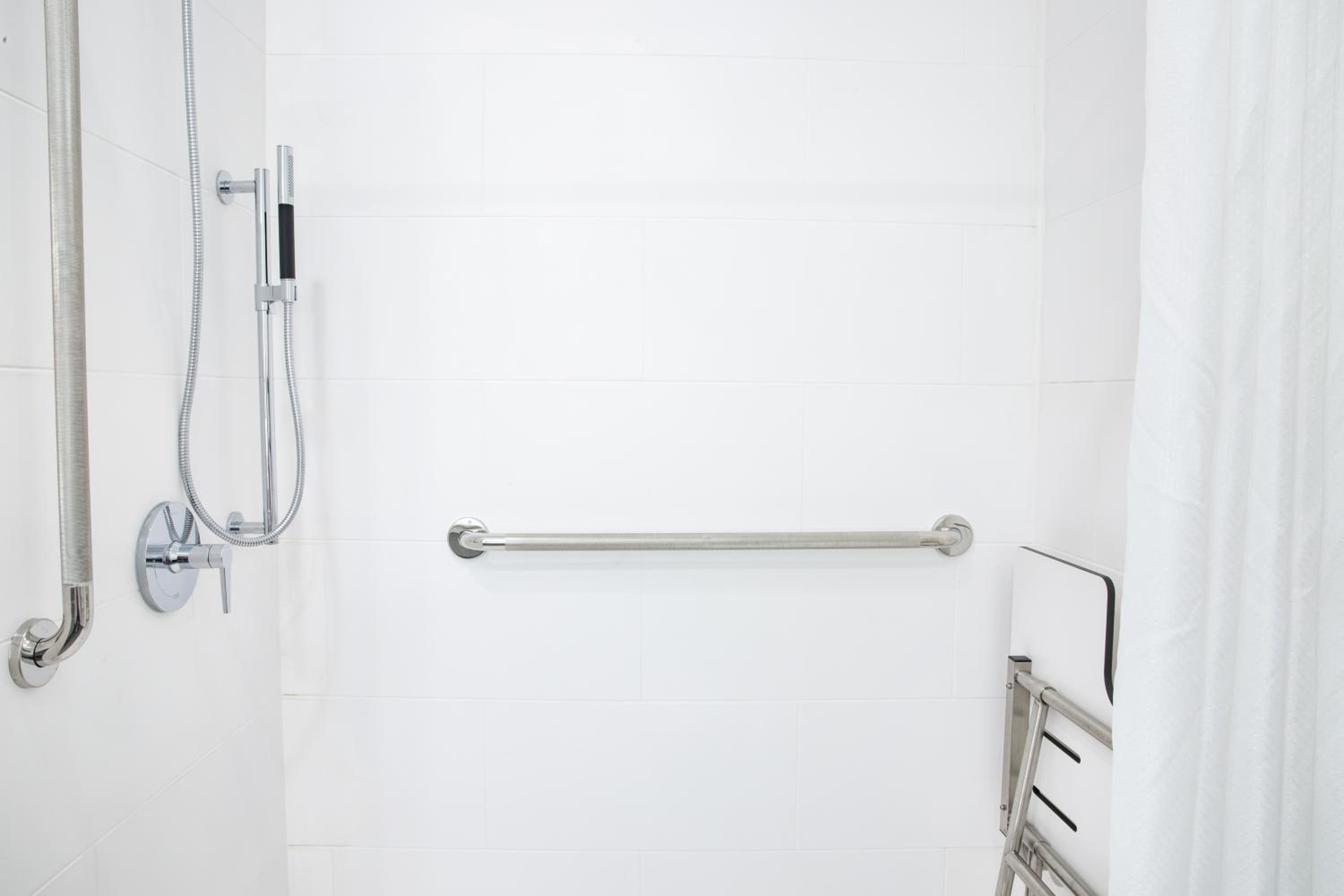 King Room - Disability Access - Photo 4