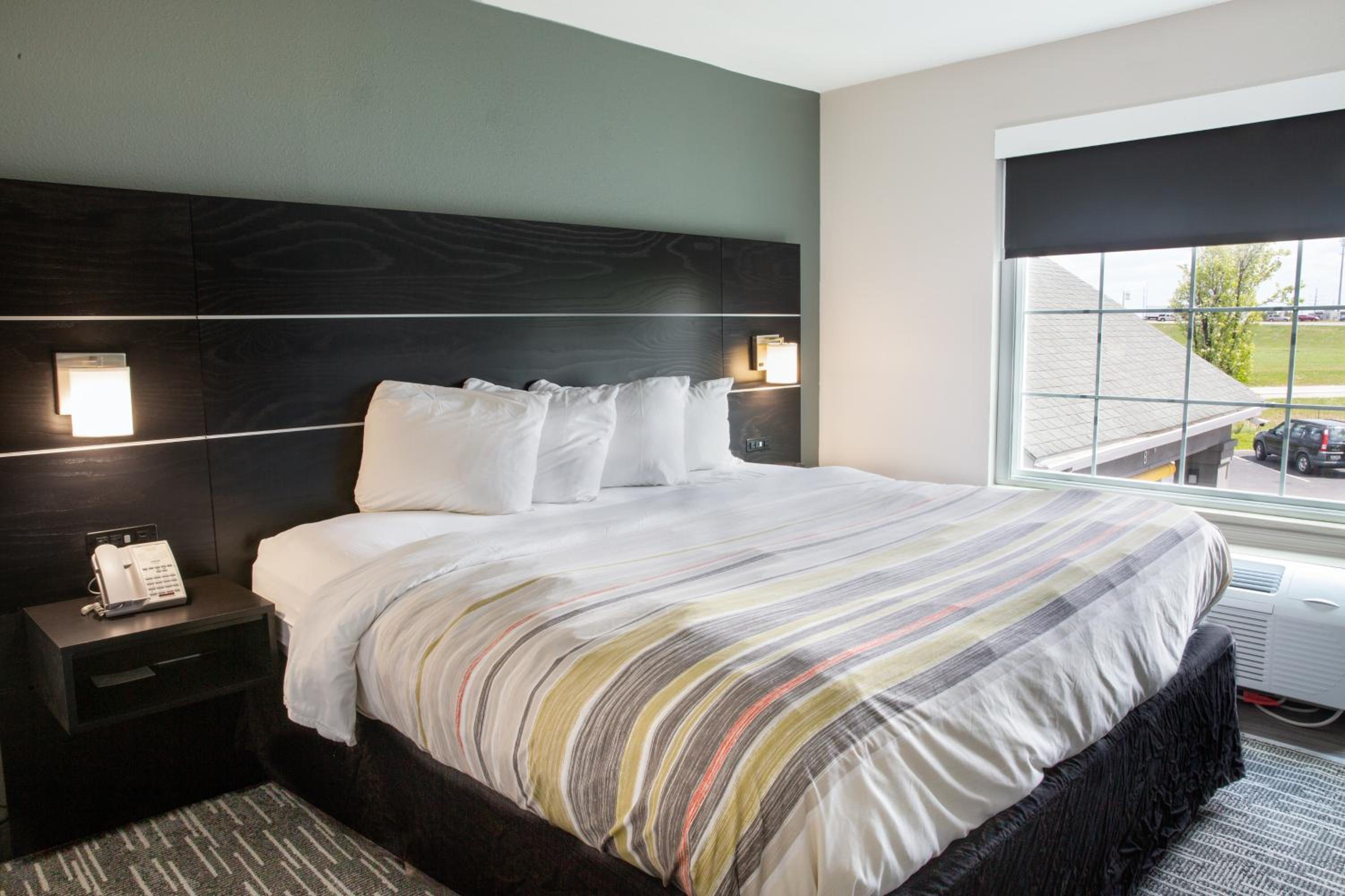 One-Bedroom King Suite - Photo 1