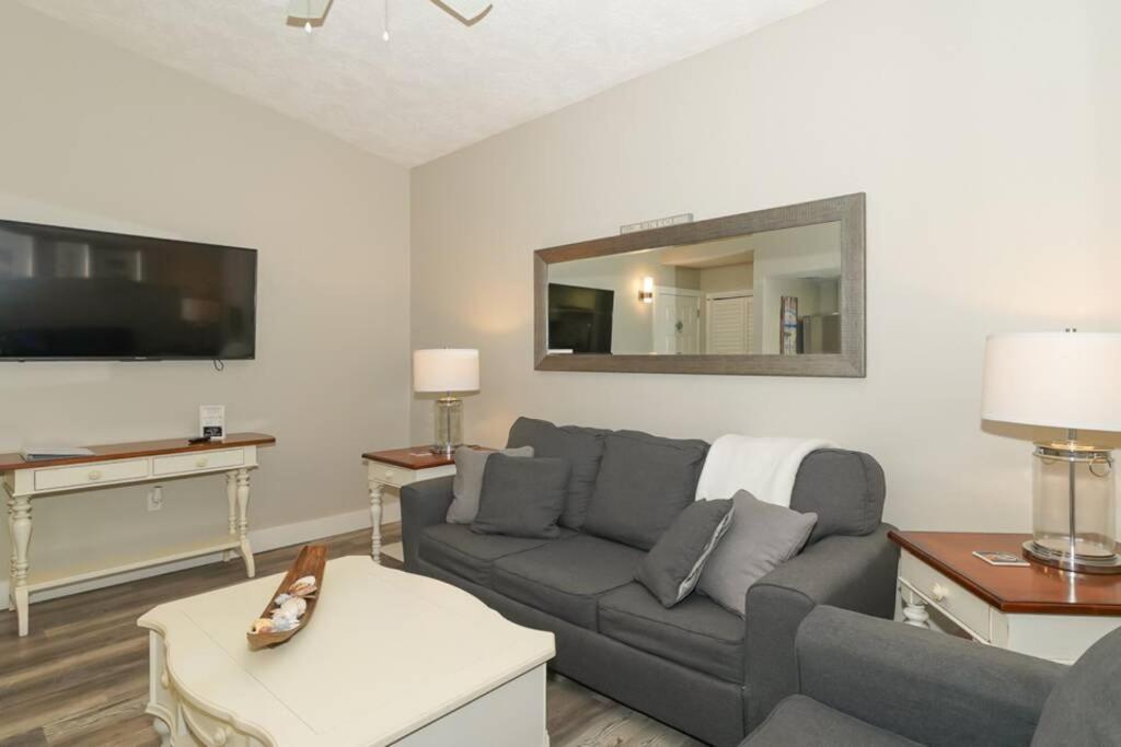 One-Bedroom Apartment - Photo 4