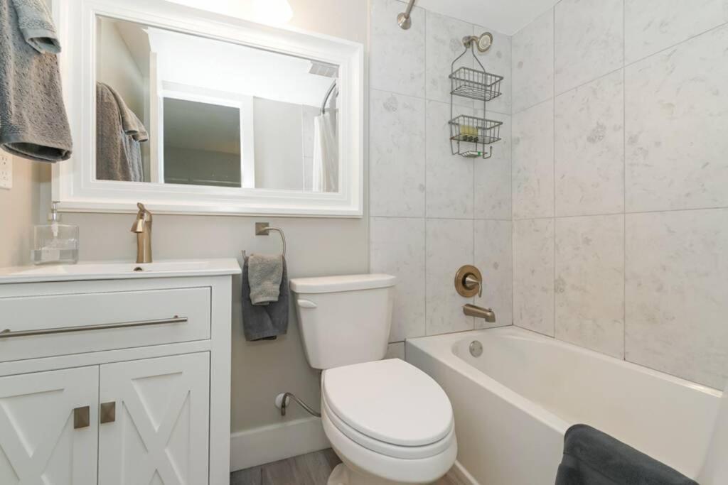One-Bedroom Apartment - Photo 18