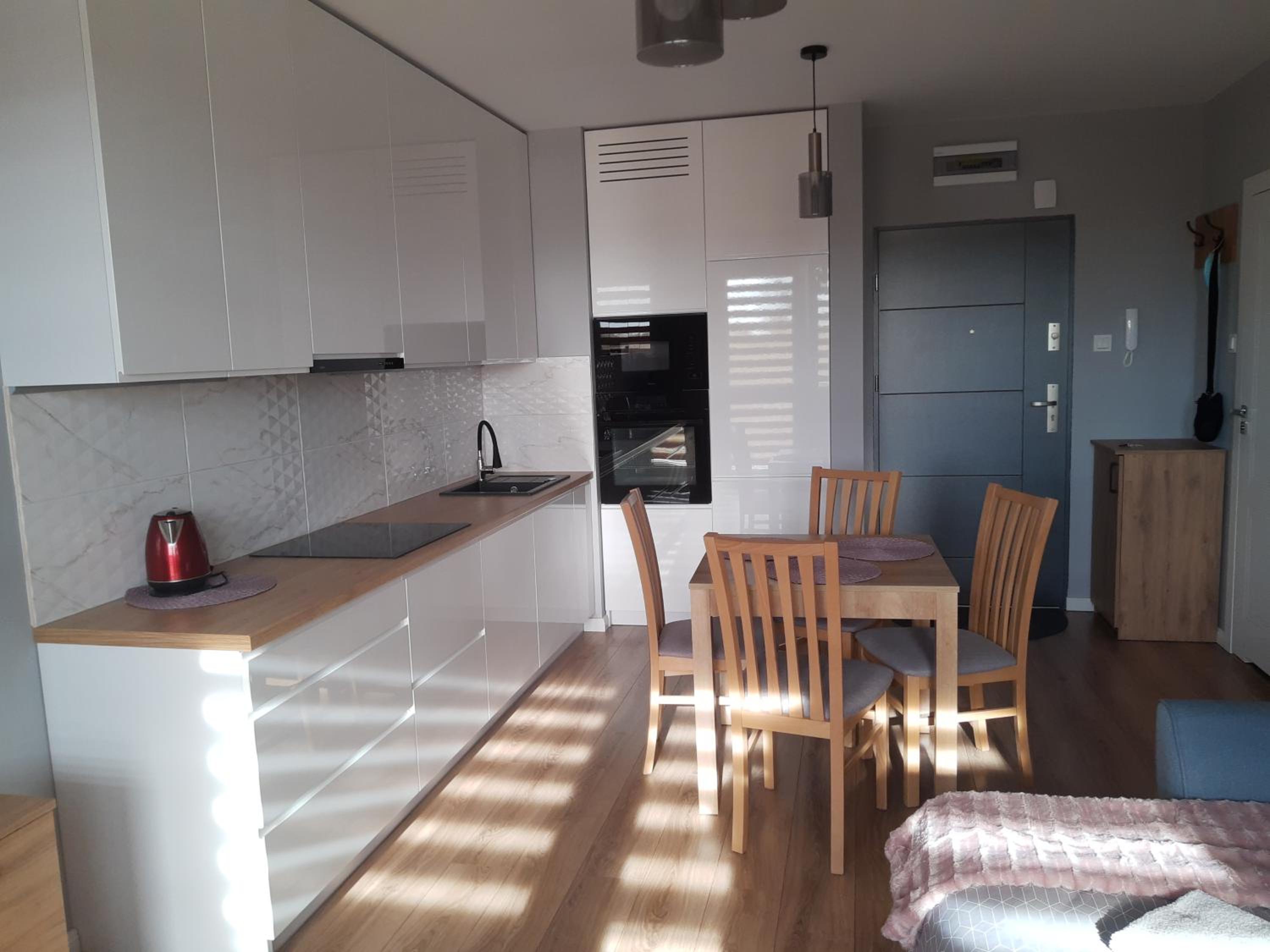 One-Bedroom Apartment - Photo 1