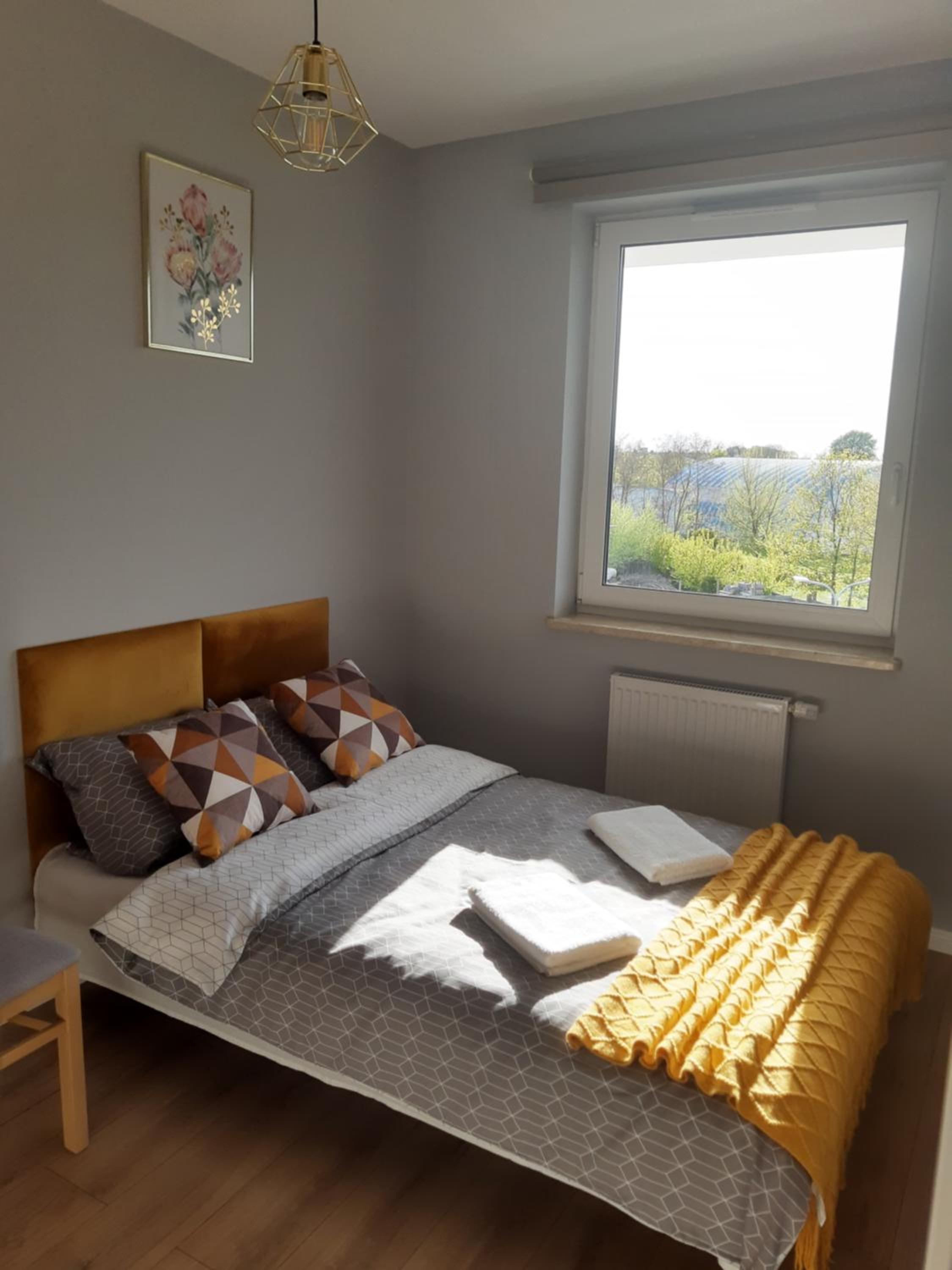 One-Bedroom Apartment - Photo 3