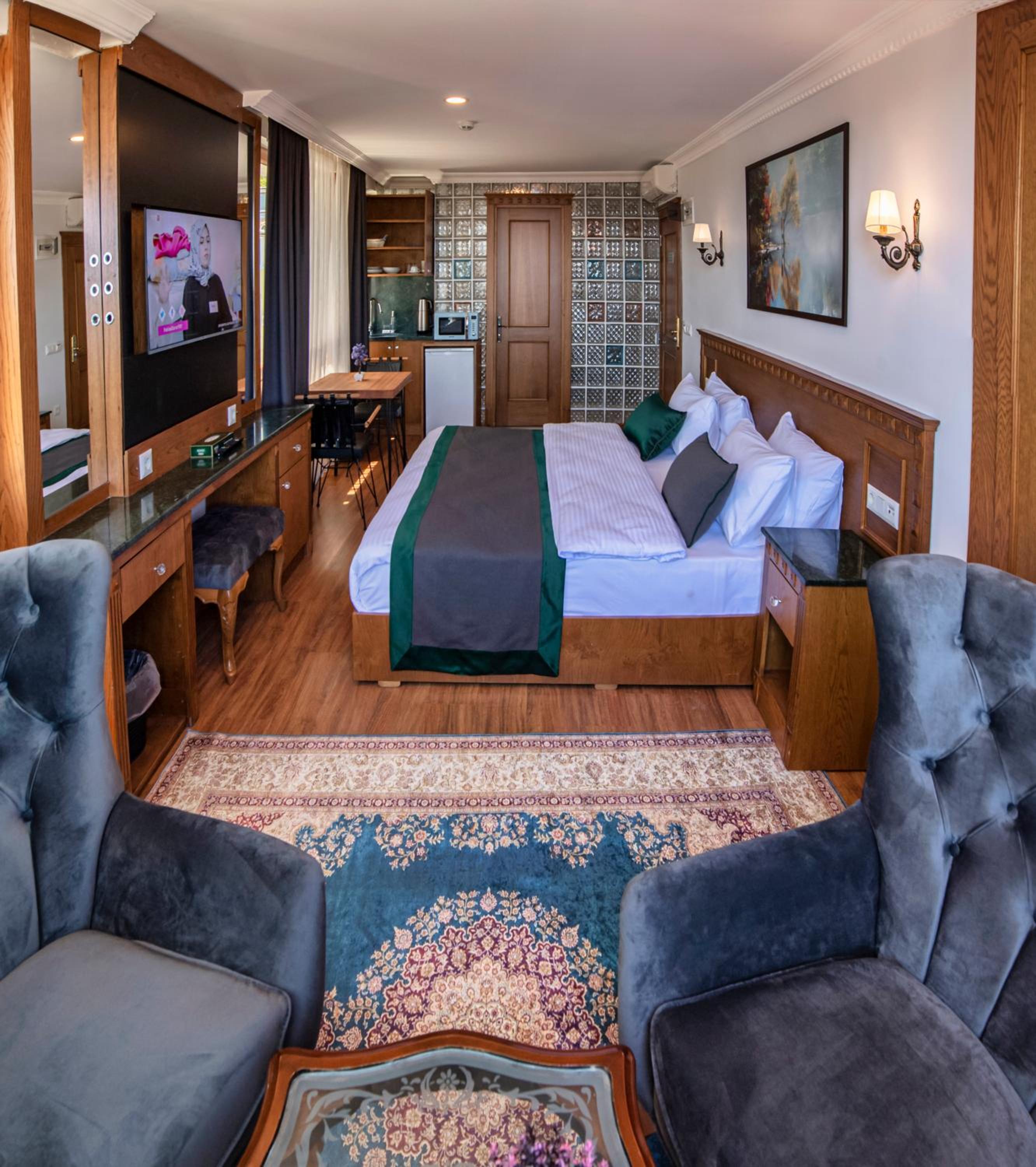 Deluxe Suite with Sea View photo 3