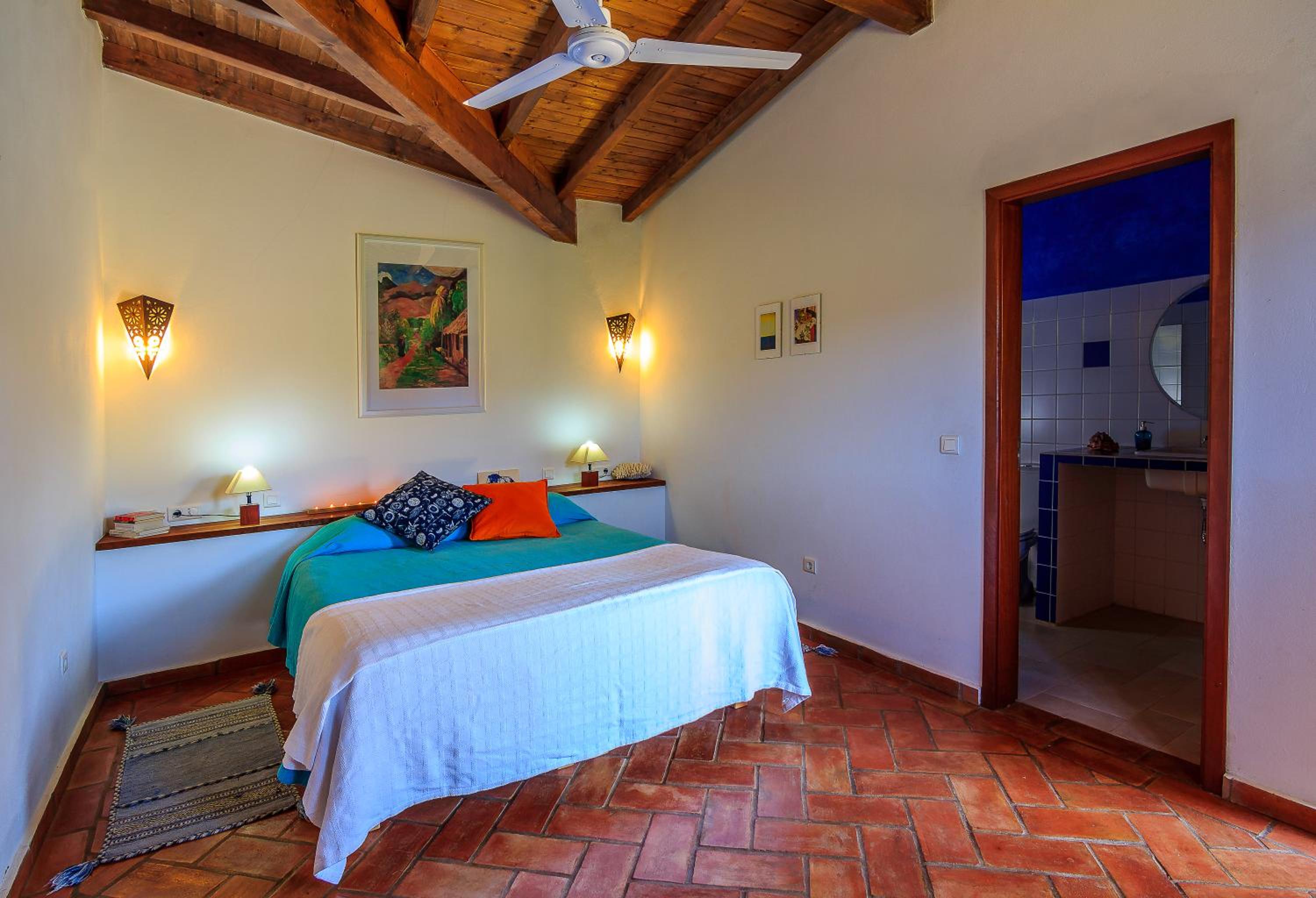 Large Double Room photo 3