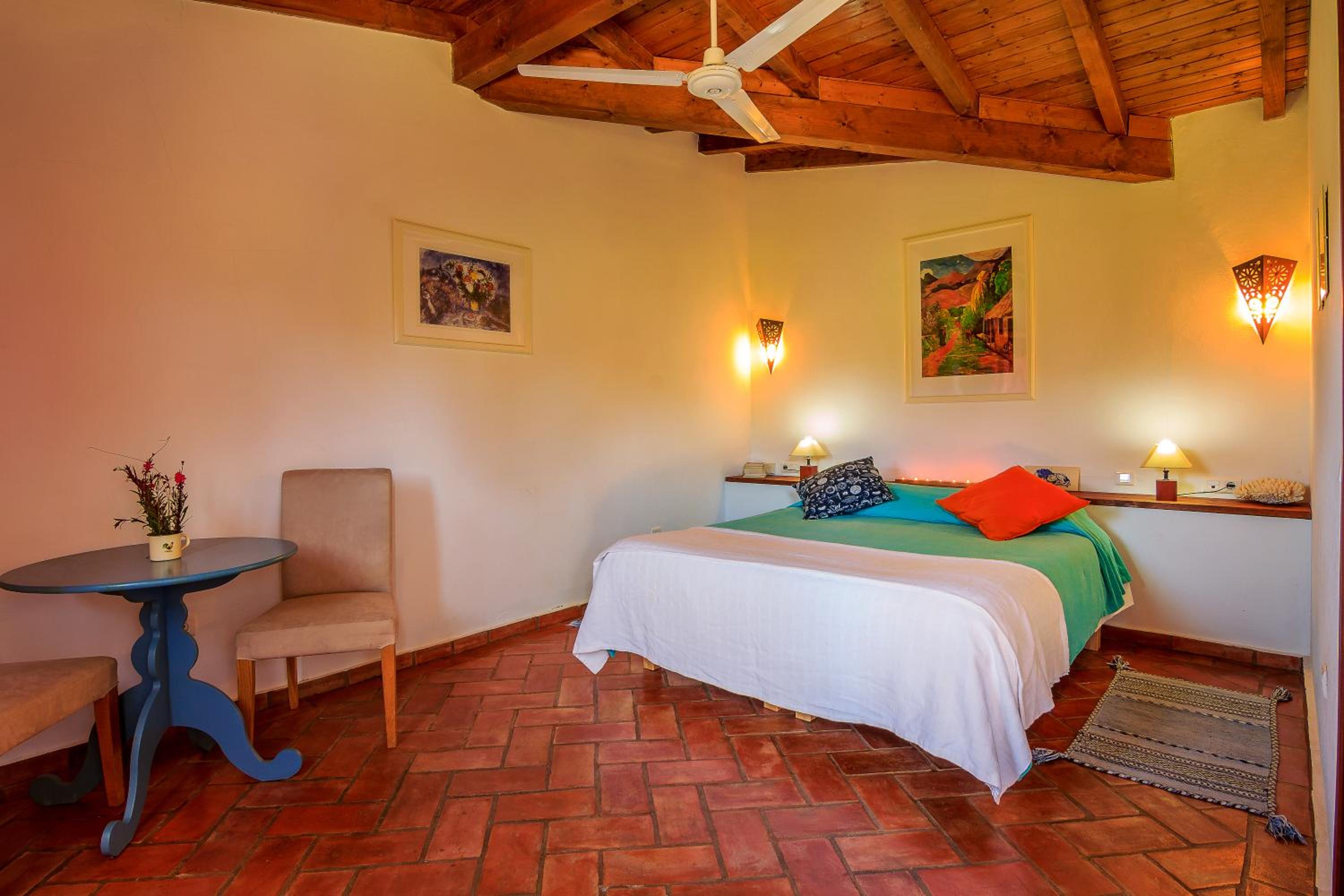 Large Double Room photo 2