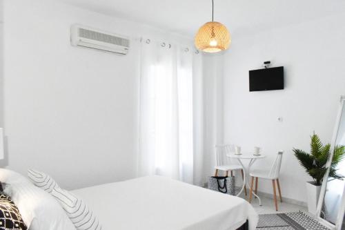 Studio (2 Adults)