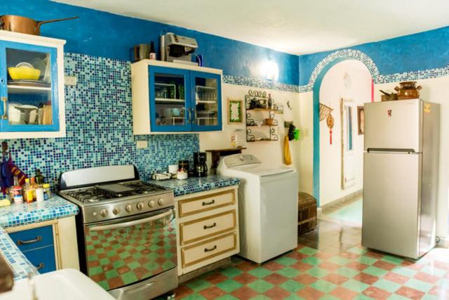 Deluxe Double Room with Balcony - Photo 9