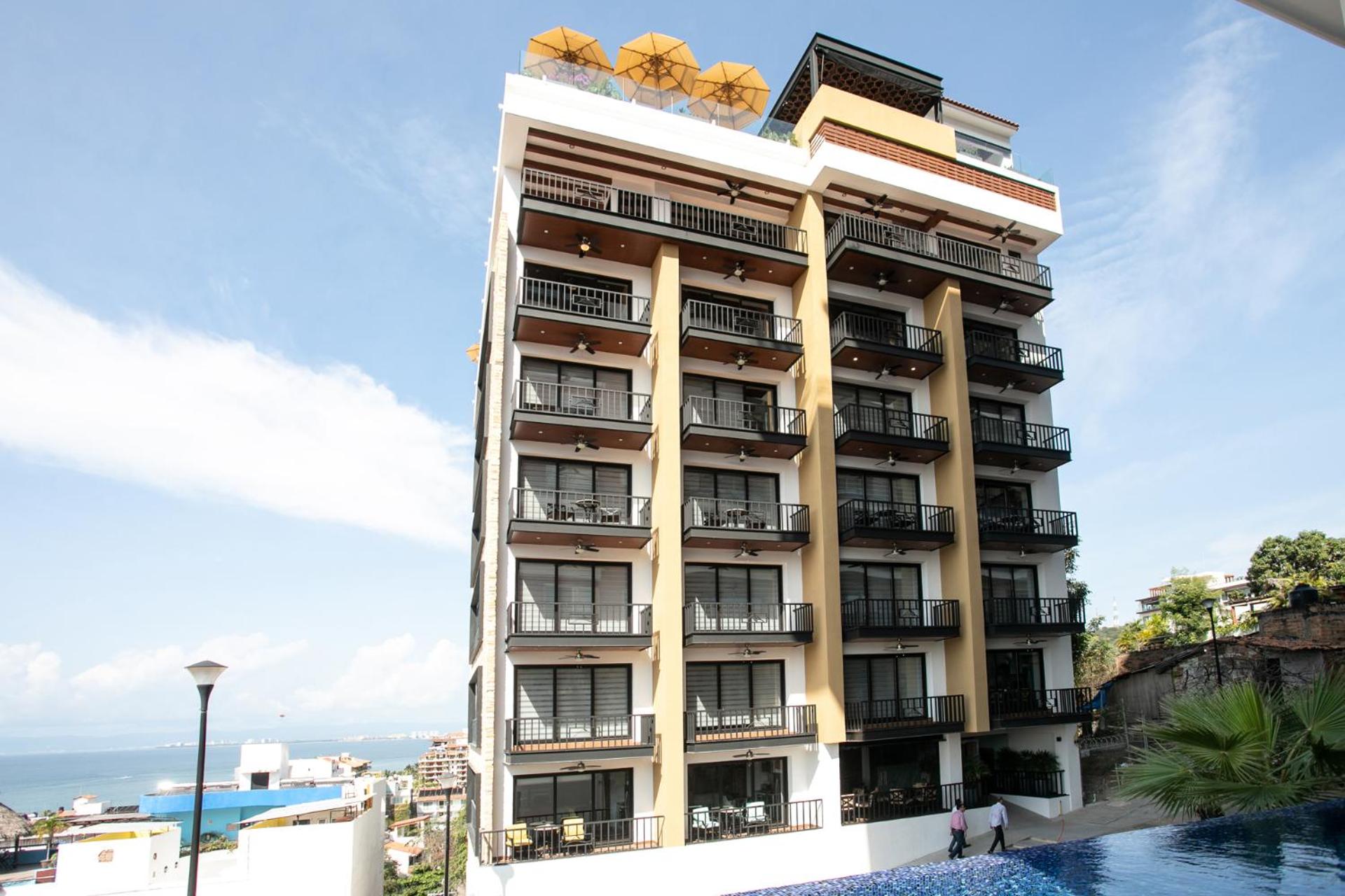 Suite with Sea View - Photo 18