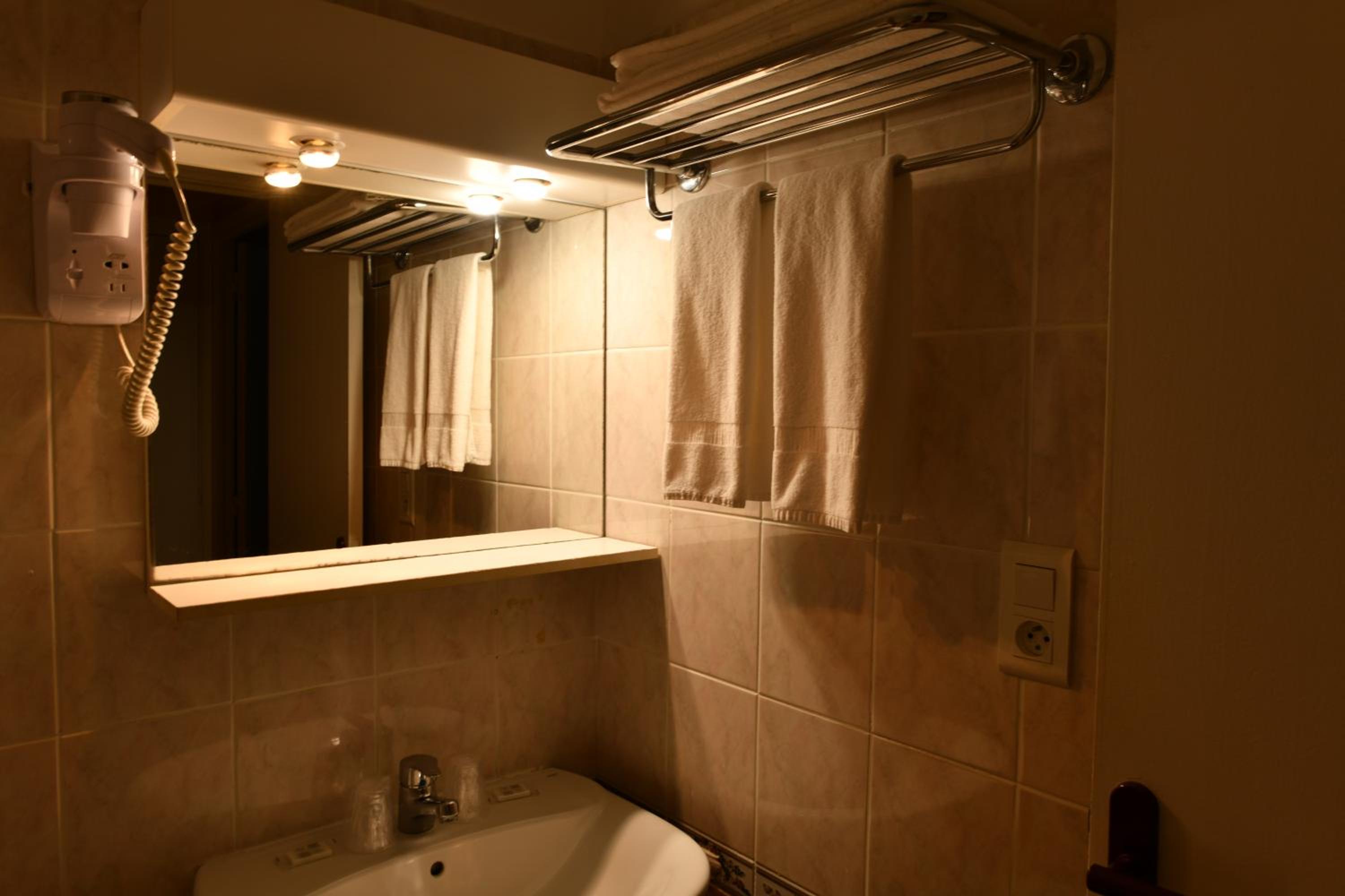 Quadruple Room - Photo 3