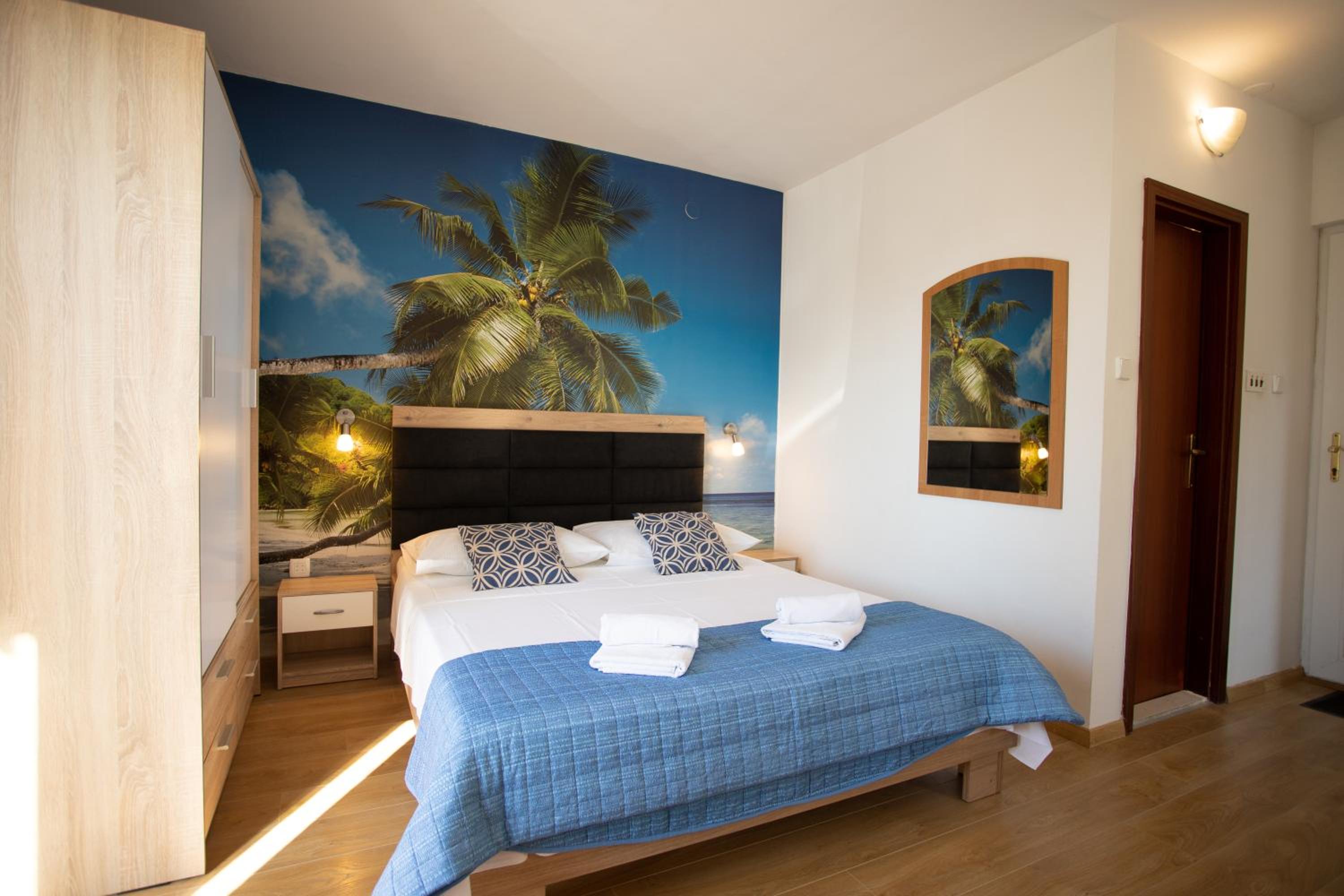 Studio Apartment photo 3