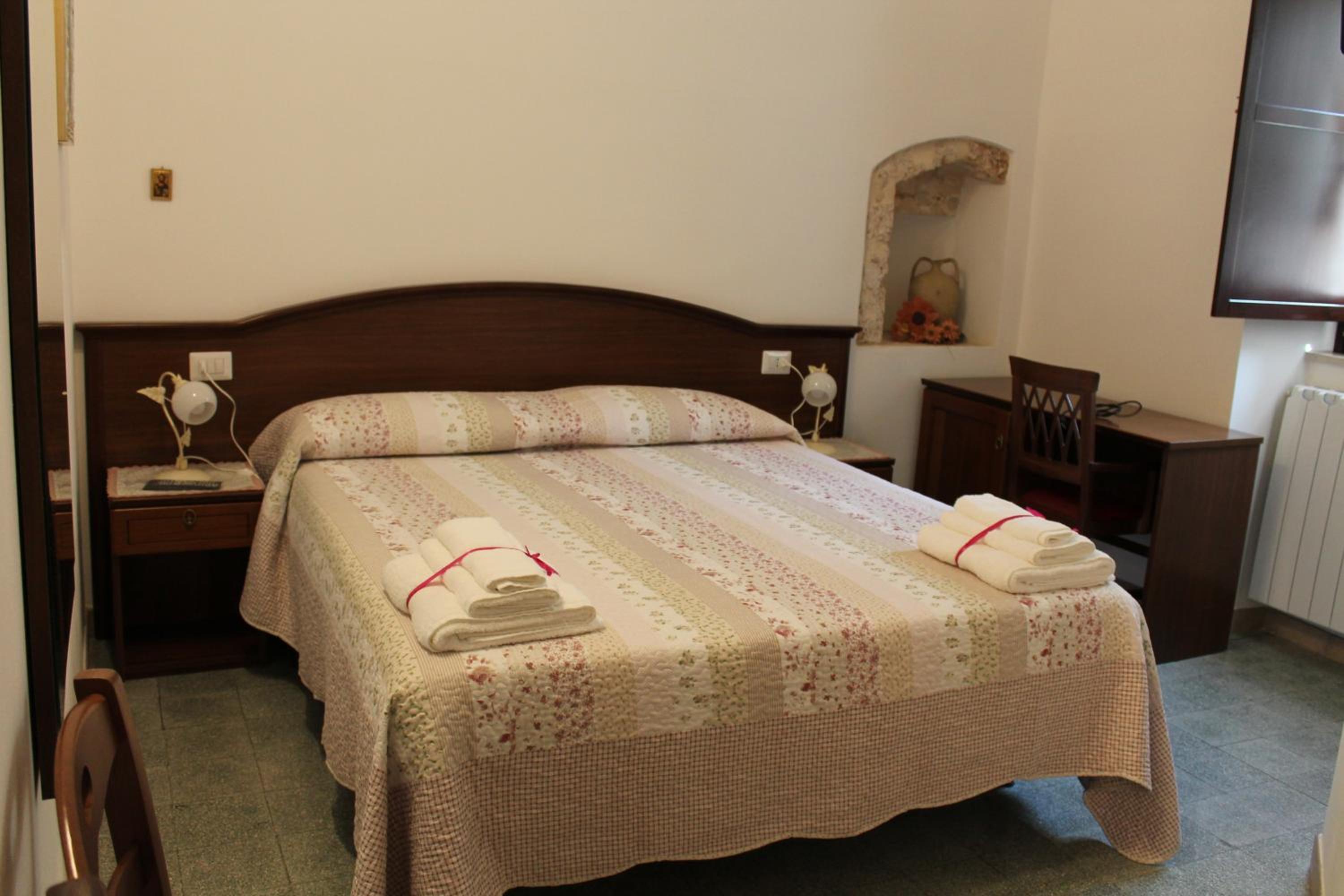 Double Room - Photo 1